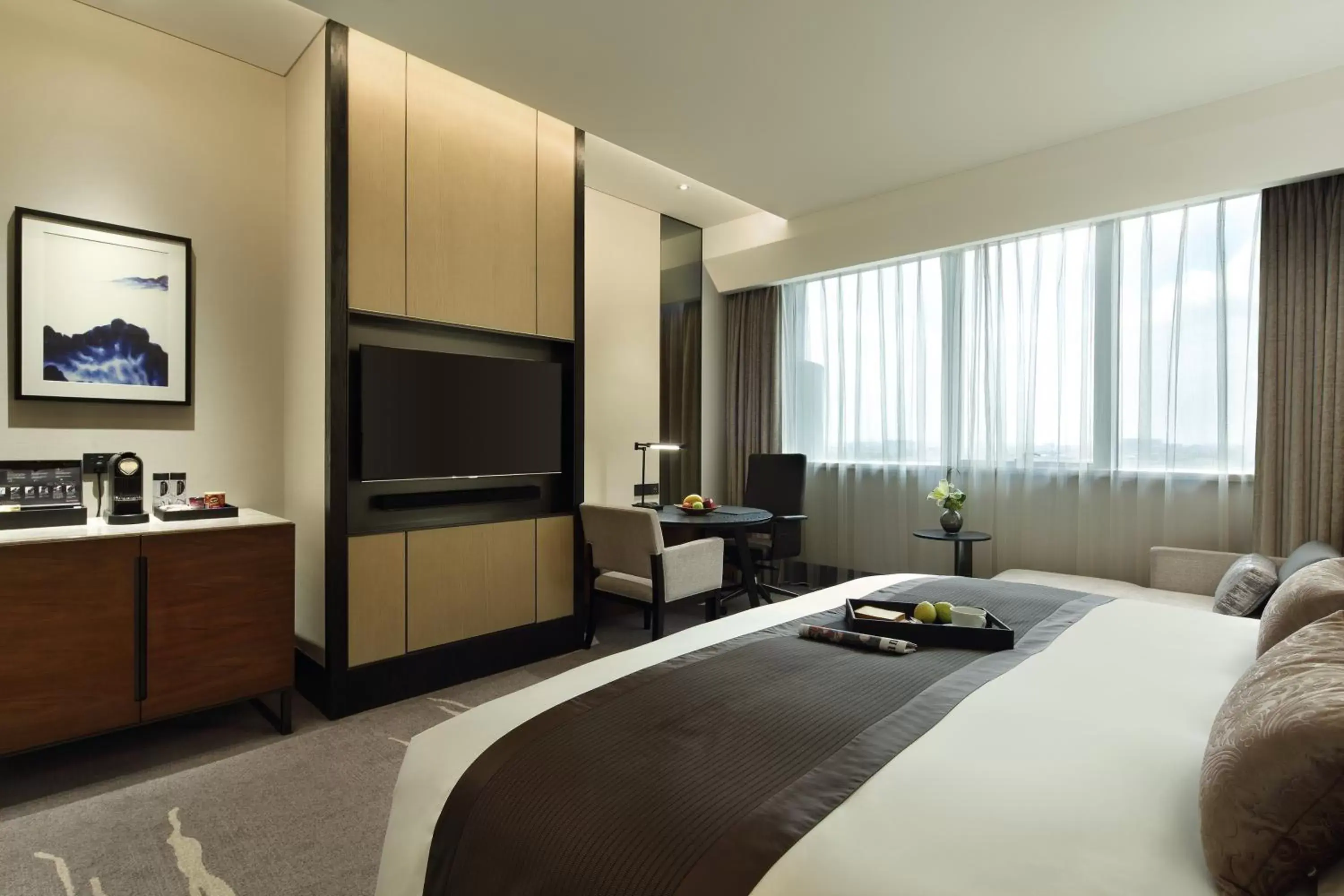 Premium King Room in InterContinental Shanghai Hongqiao NECC by IHG Premium King Room in InterContinental Shanghai Hongqiao NECC by IHG