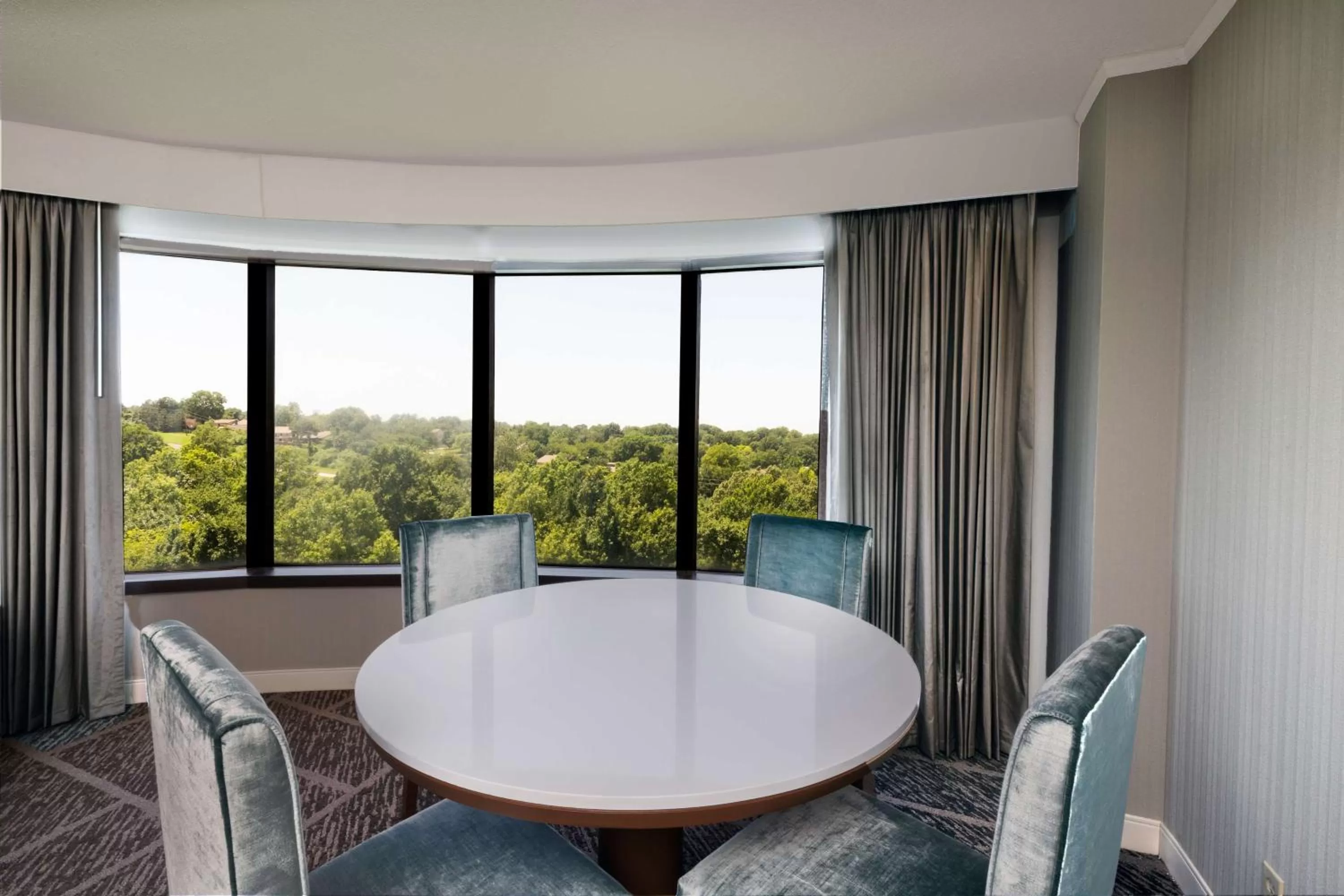 One-Bedroom King Suite in DoubleTree by Hilton Tulsa at Warren Place