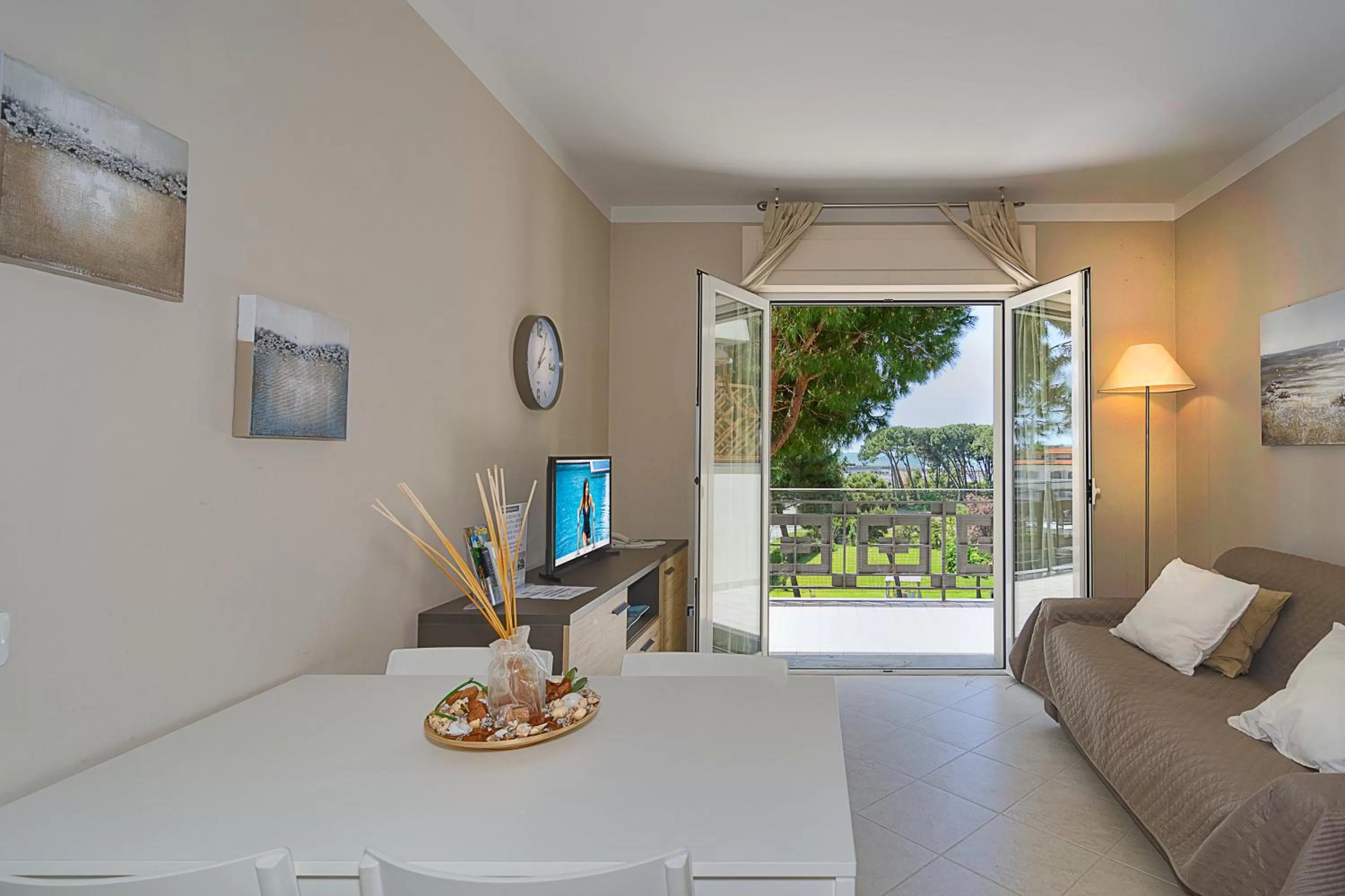 Seating Area in Michelangelo rta