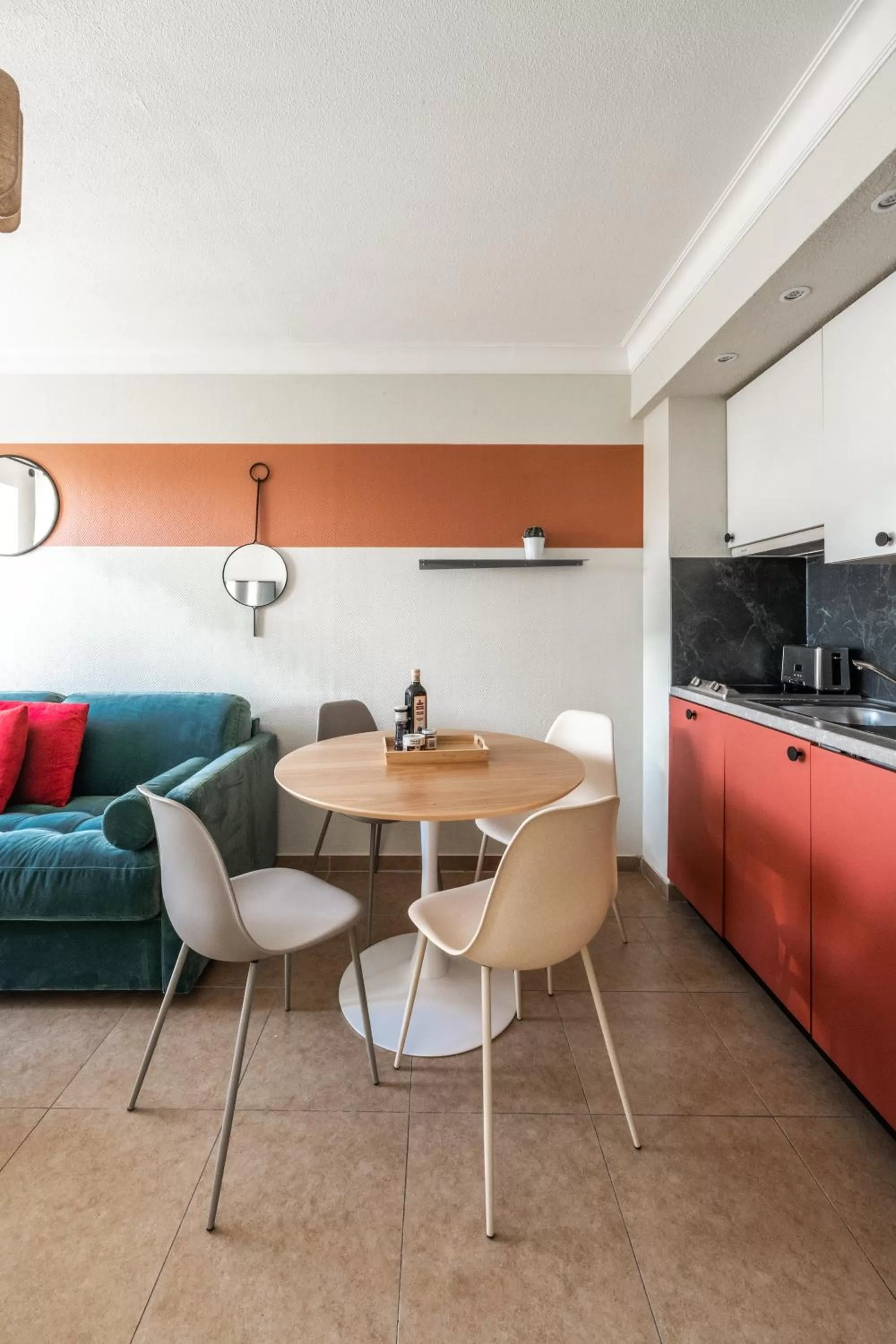 Kitchen/Kitchenette in Résidence Chateau d'Acotz - Avec piscine à 600m des plages à Saint-Jean-de-Luz