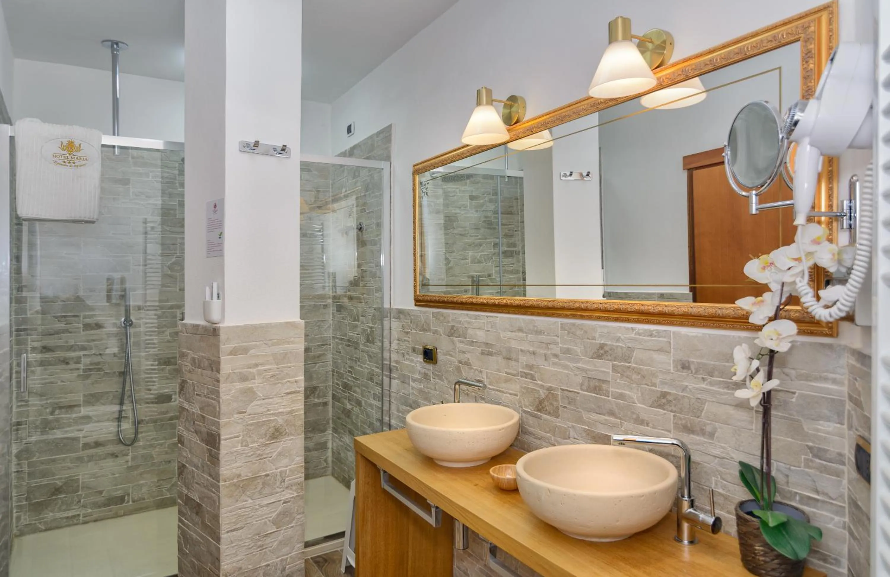 Bathroom in Hotel Maria