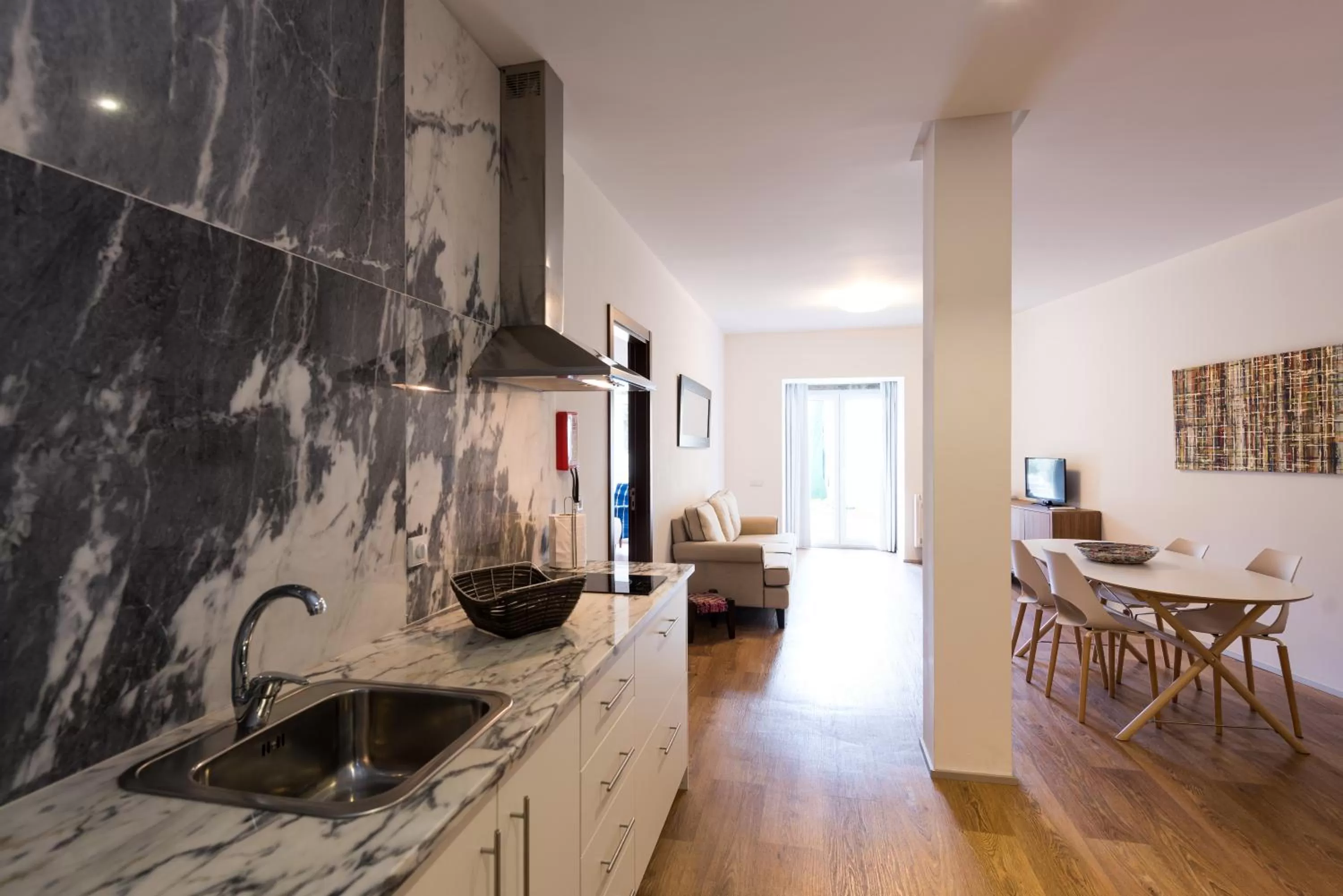 Two-Bedroom Apartment with Garden in Alfama - Lisbon Lounge Suites