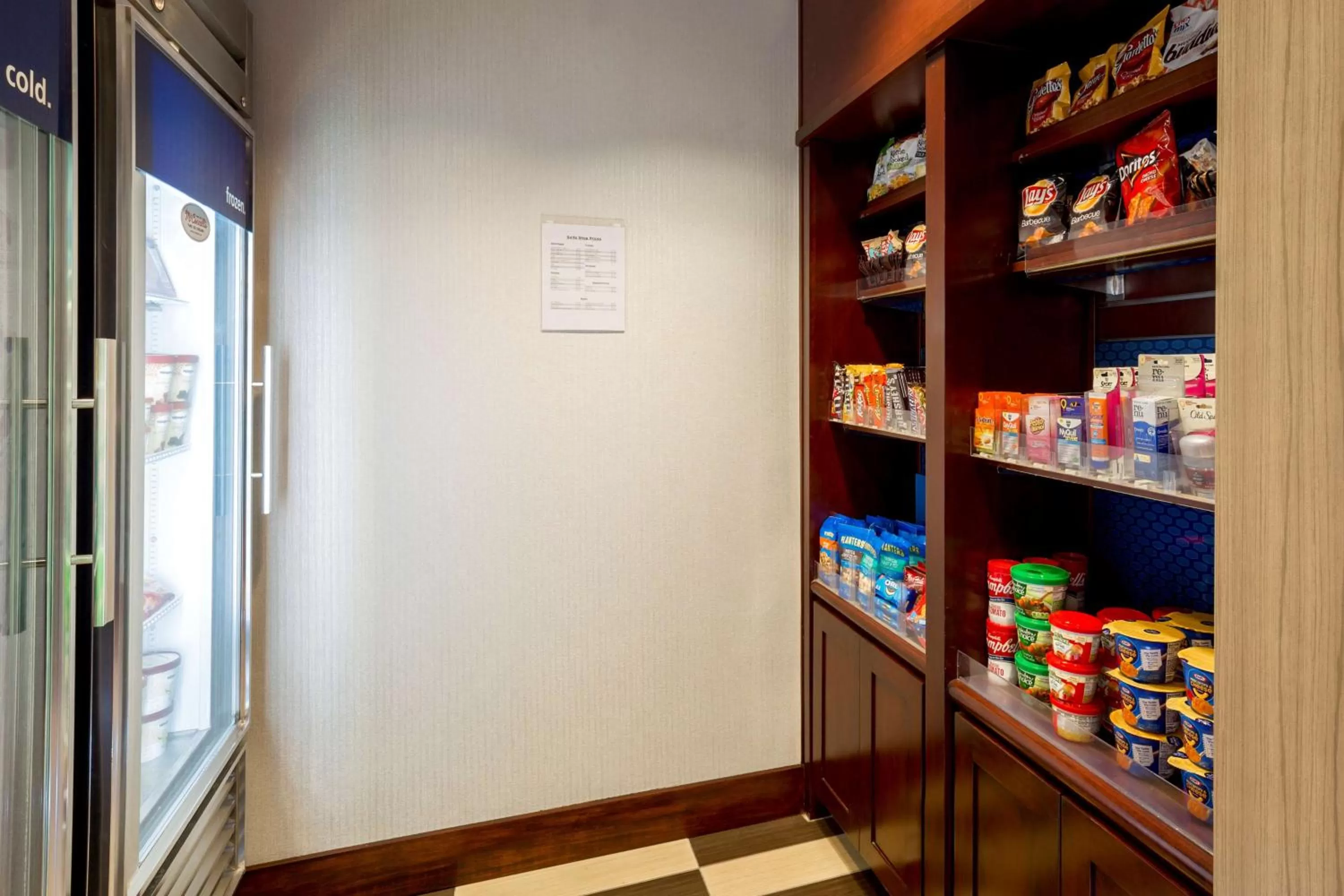 Dining area in Hampton Inn Santa Barbara/Goleta