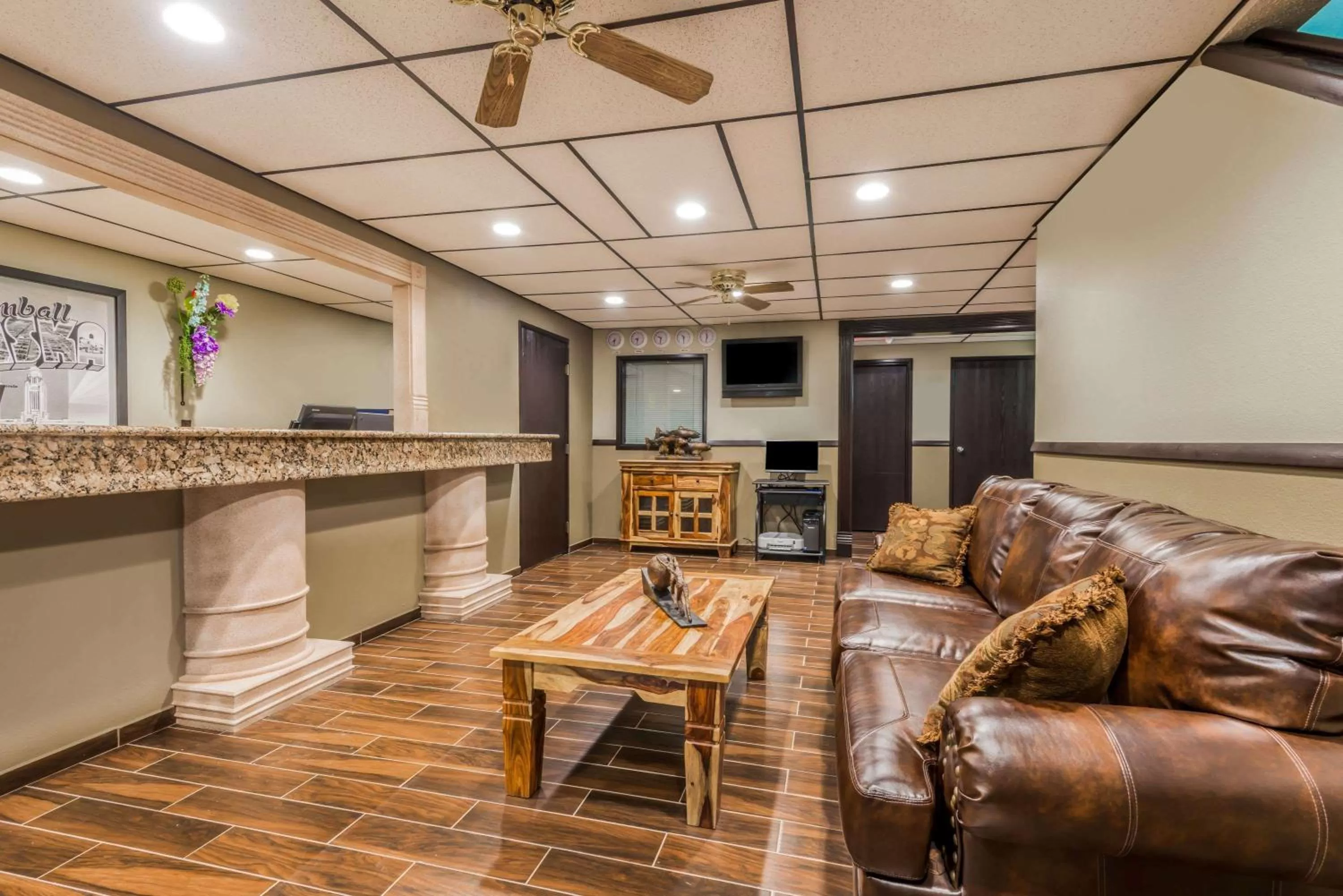 Lobby or reception in Super 8 by Wyndham Kimball