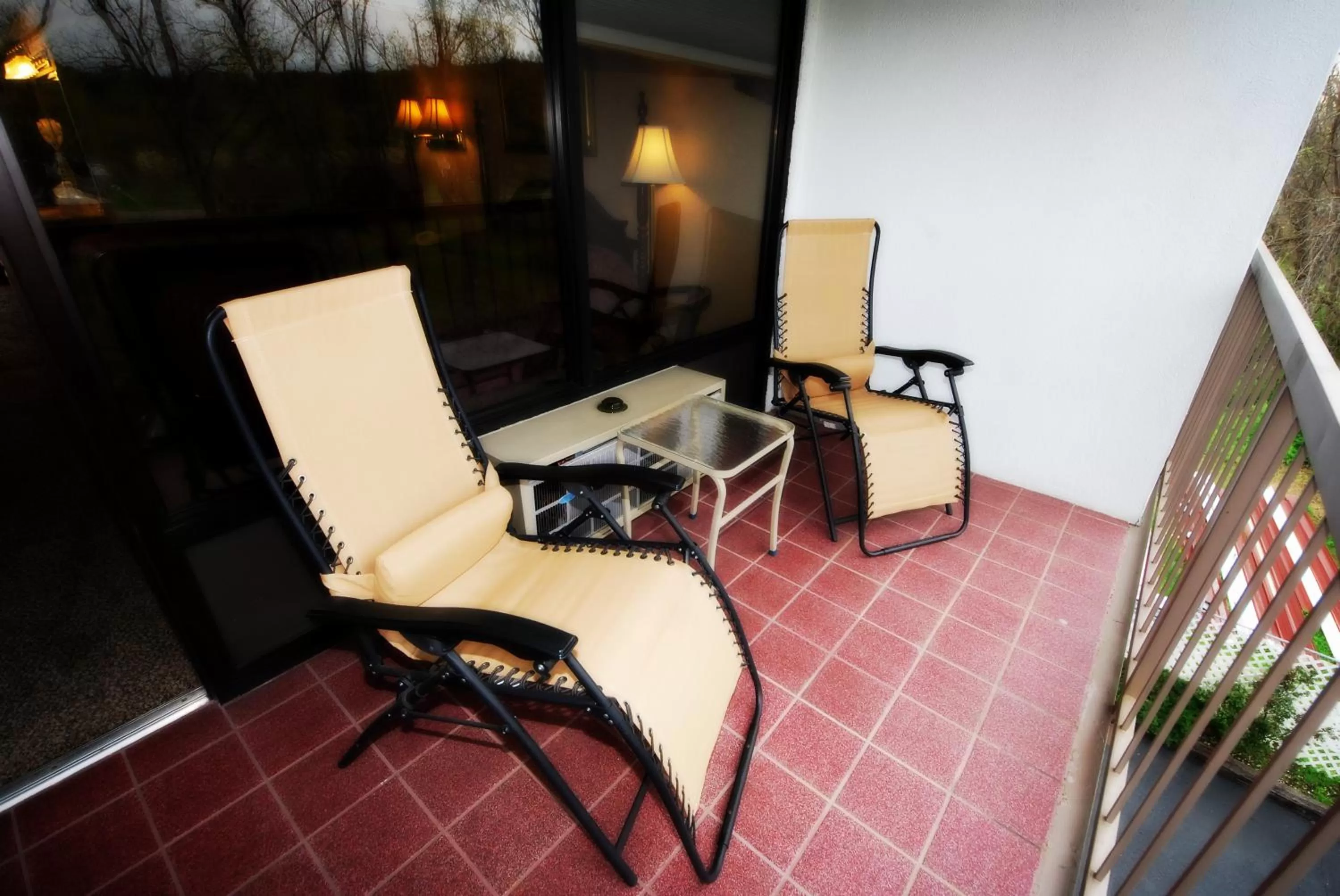 Property building, TV/Entertainment Center in Rivergate Mountain Lodge