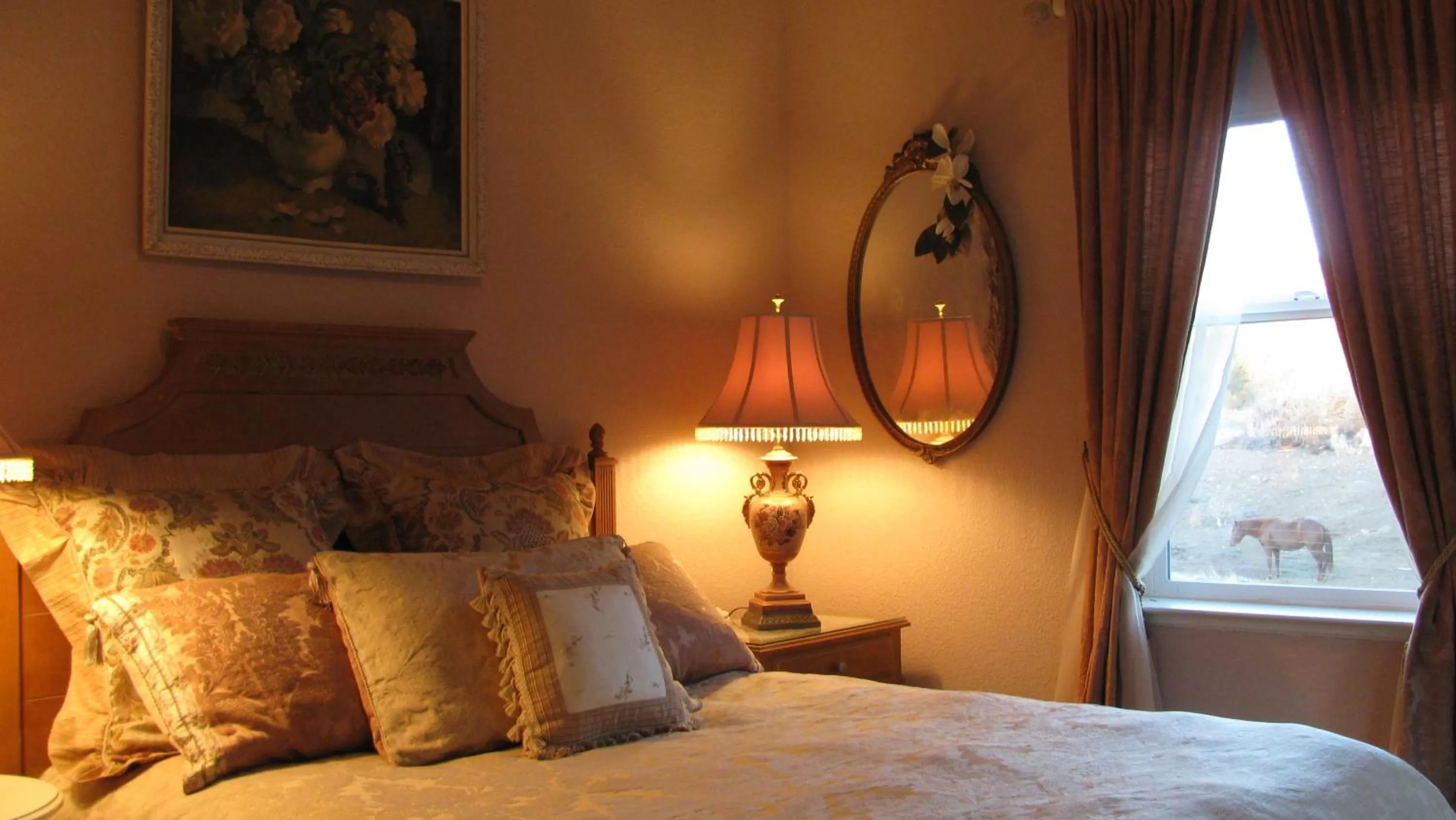 Bed in Yosemite Rose Bed and Breakfast