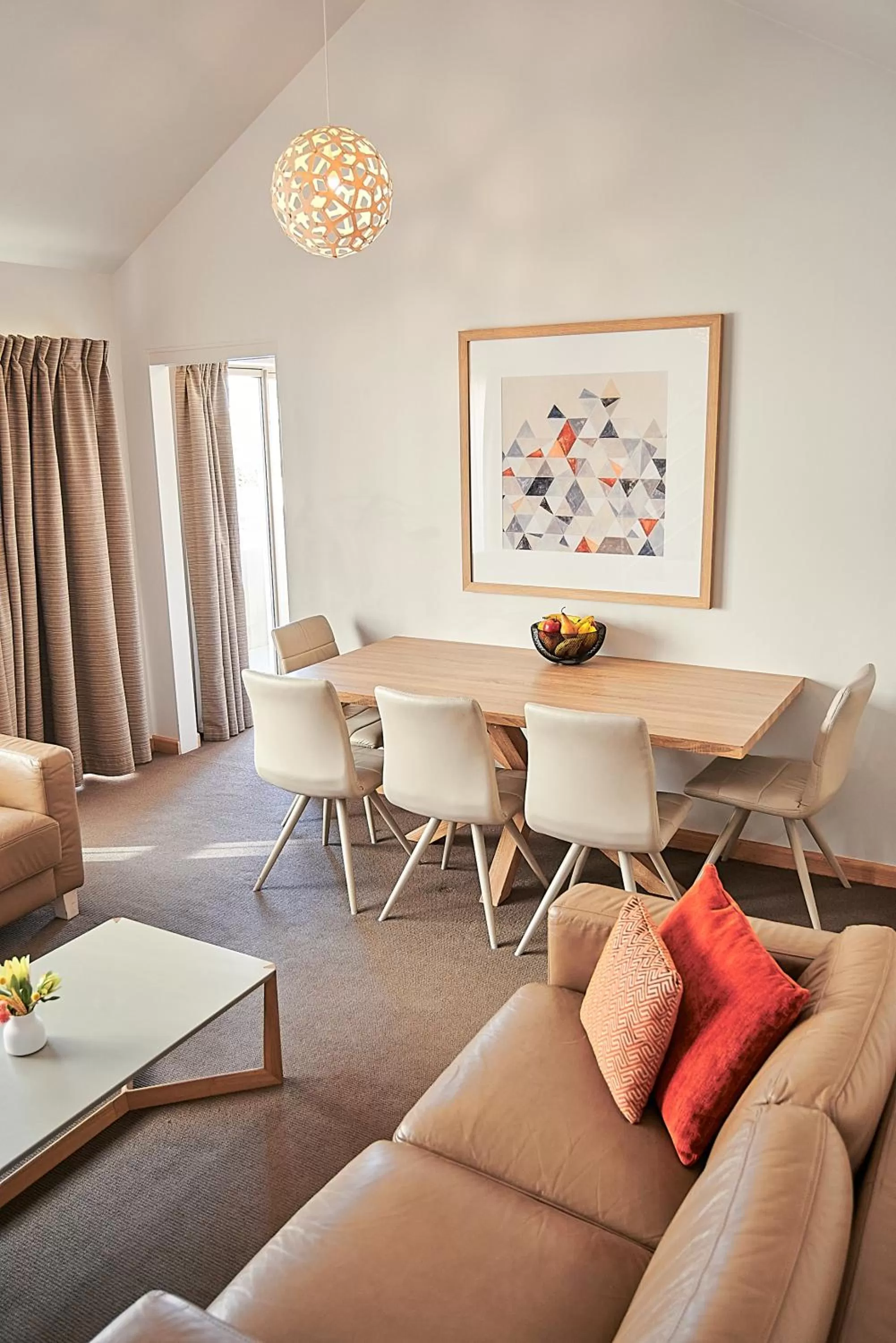 Living room in Salamanca Inn