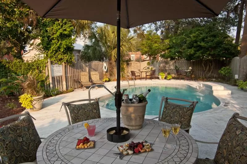 Swimming Pool in Blue Heron Inn