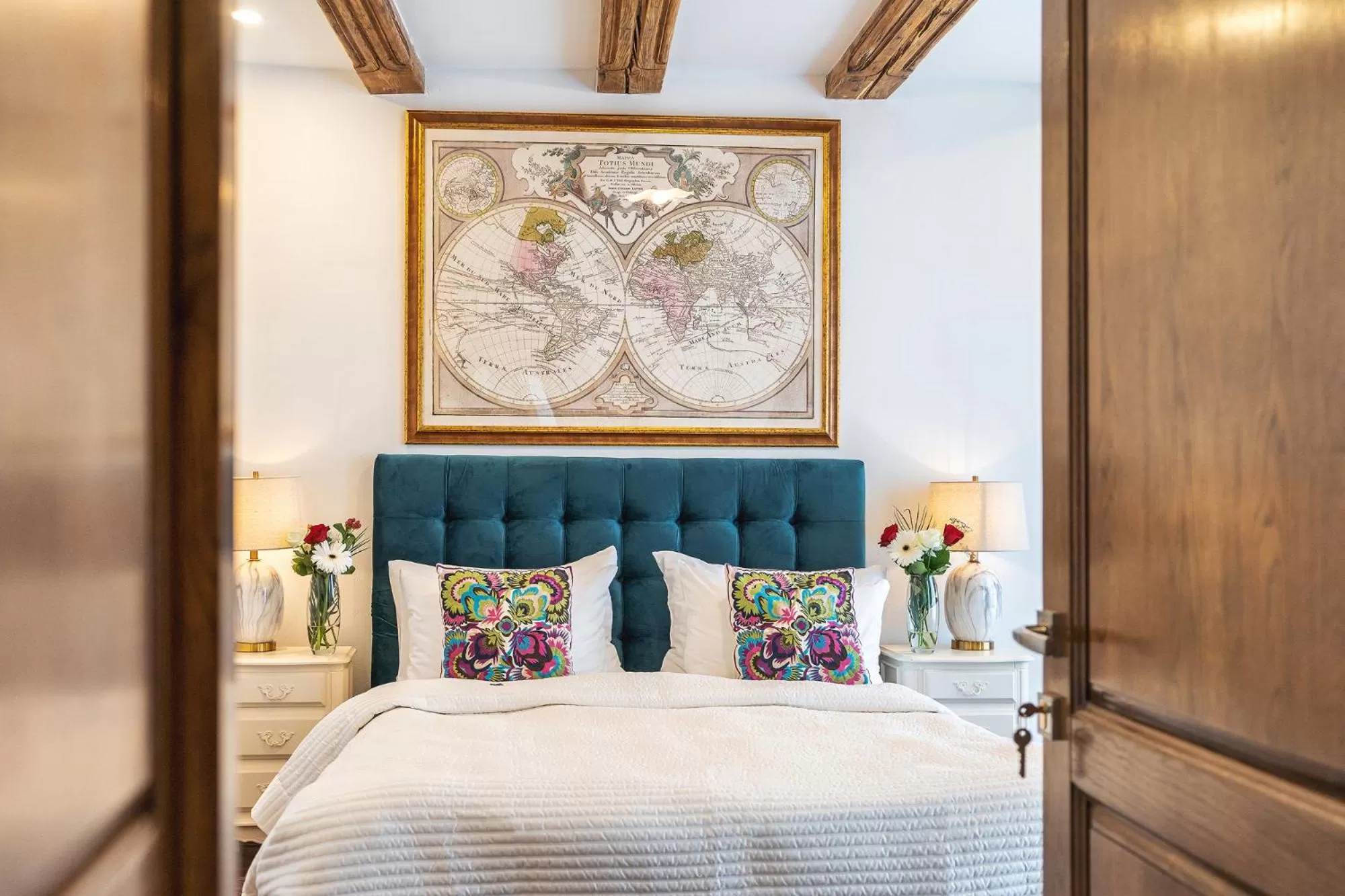 Bed in Nikolas Haus Central Location with Free Parking