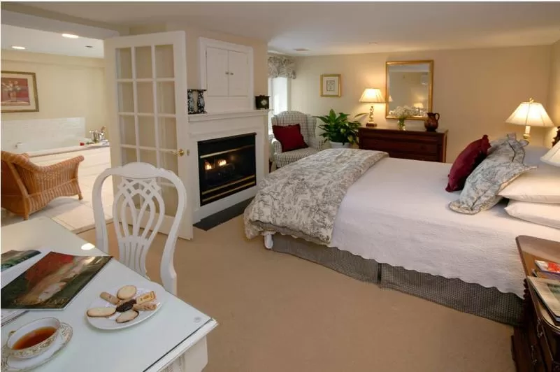Photo of the whole room, Bed in Lambertville House