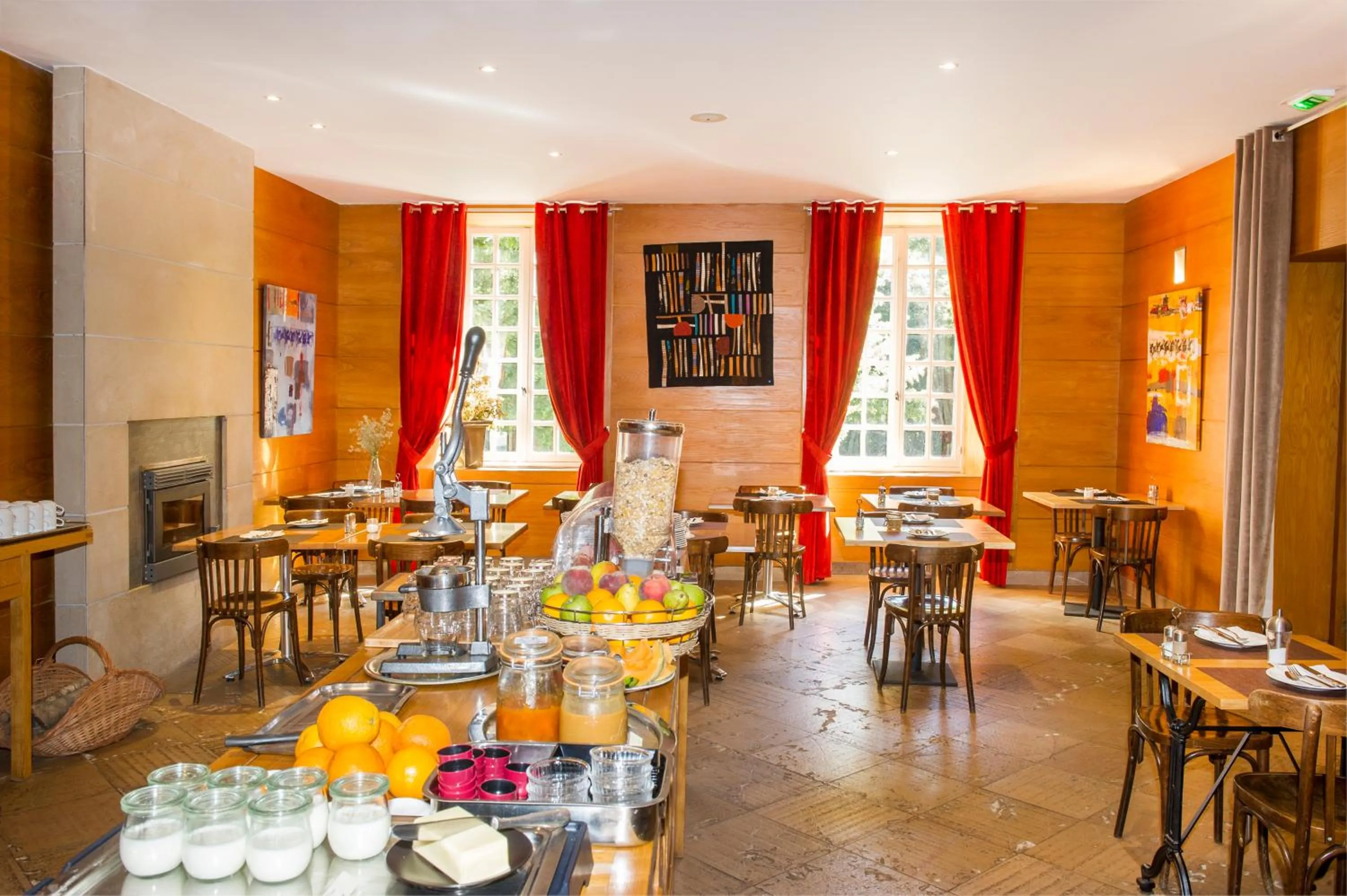 Buffet breakfast in Domaine De Barres