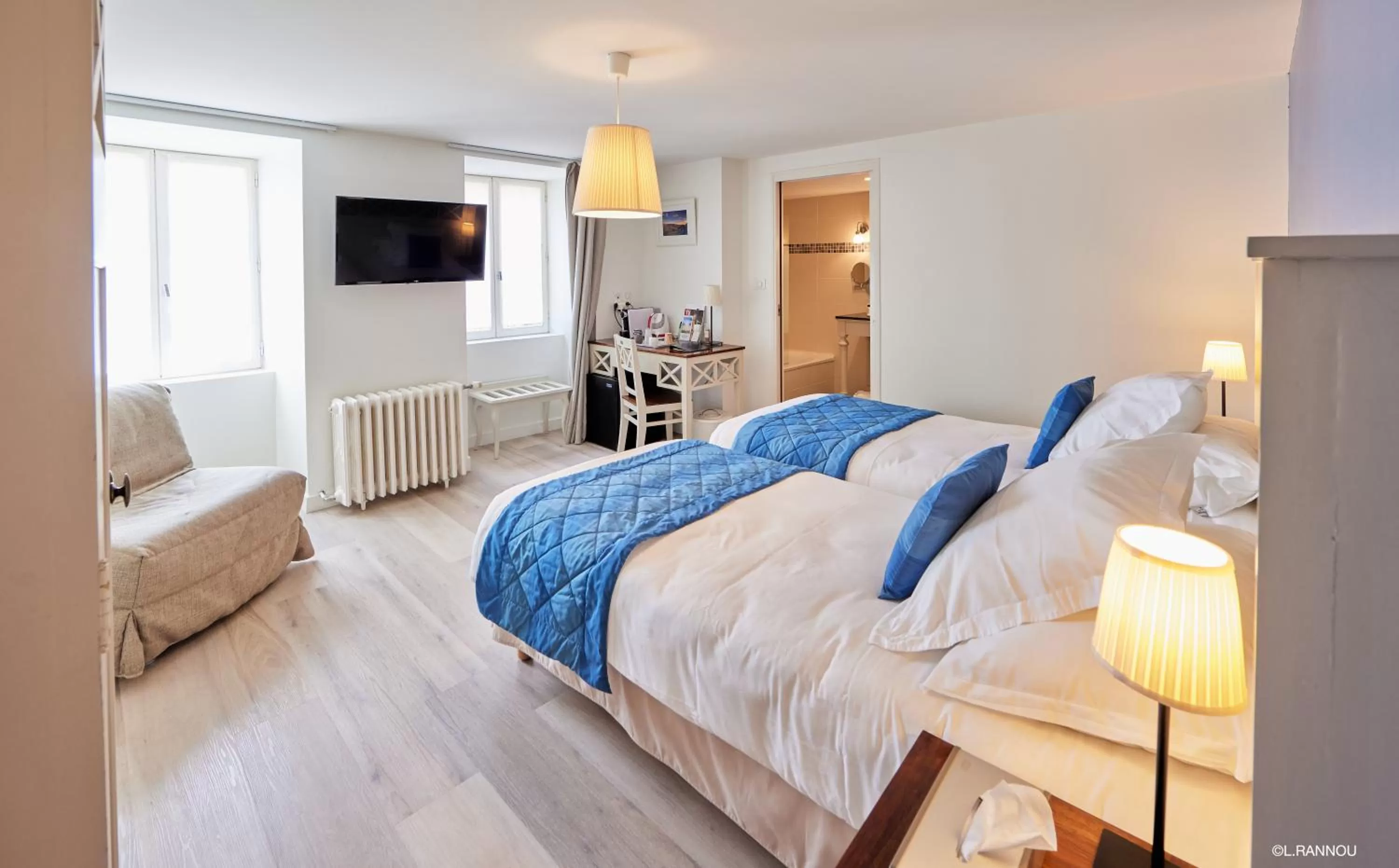 Bedroom, Bed in Logis Hotel, restaurant et spa Le Relais De Broceliande