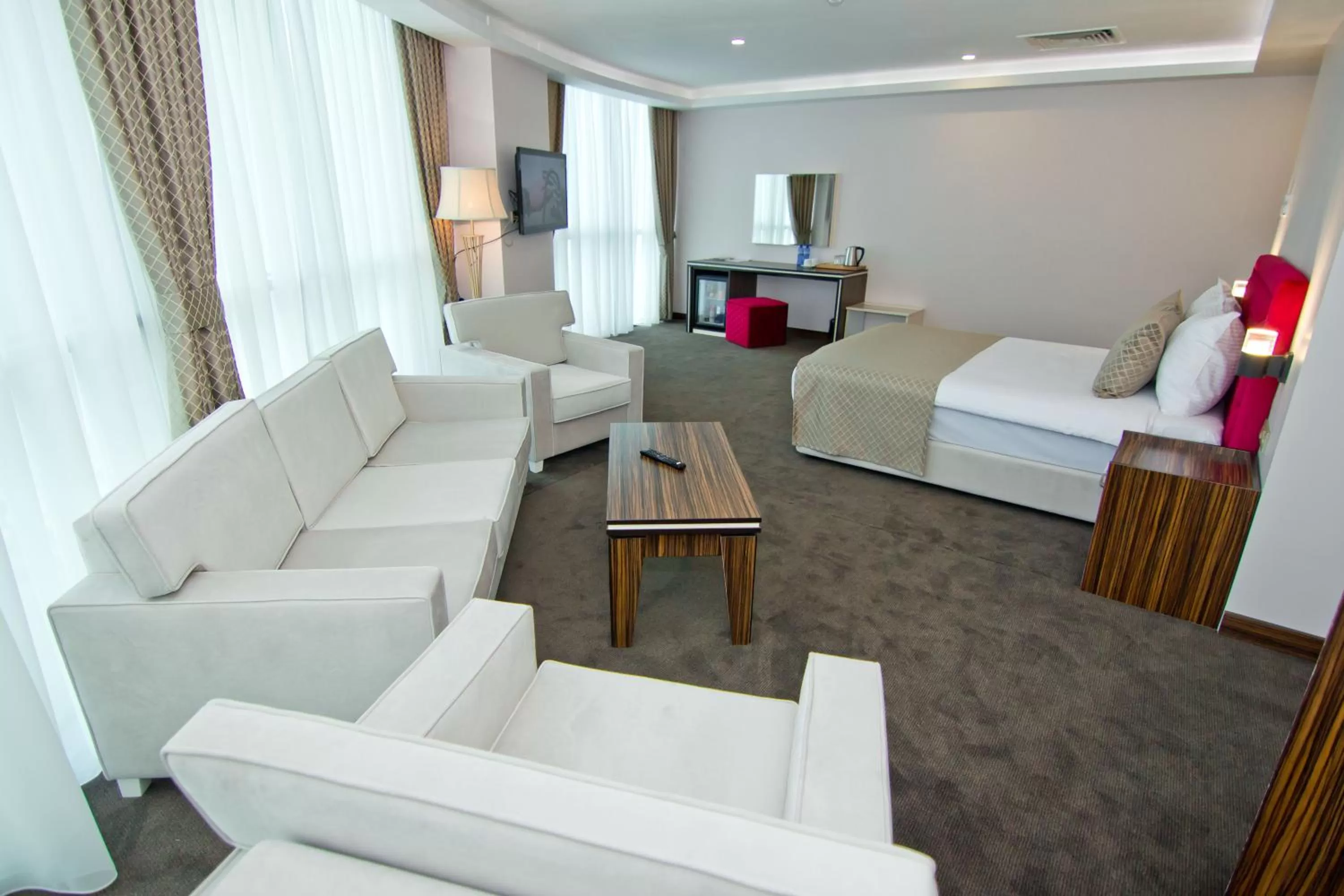 Photo of the whole room, Bed in Sky Tower King Hotel