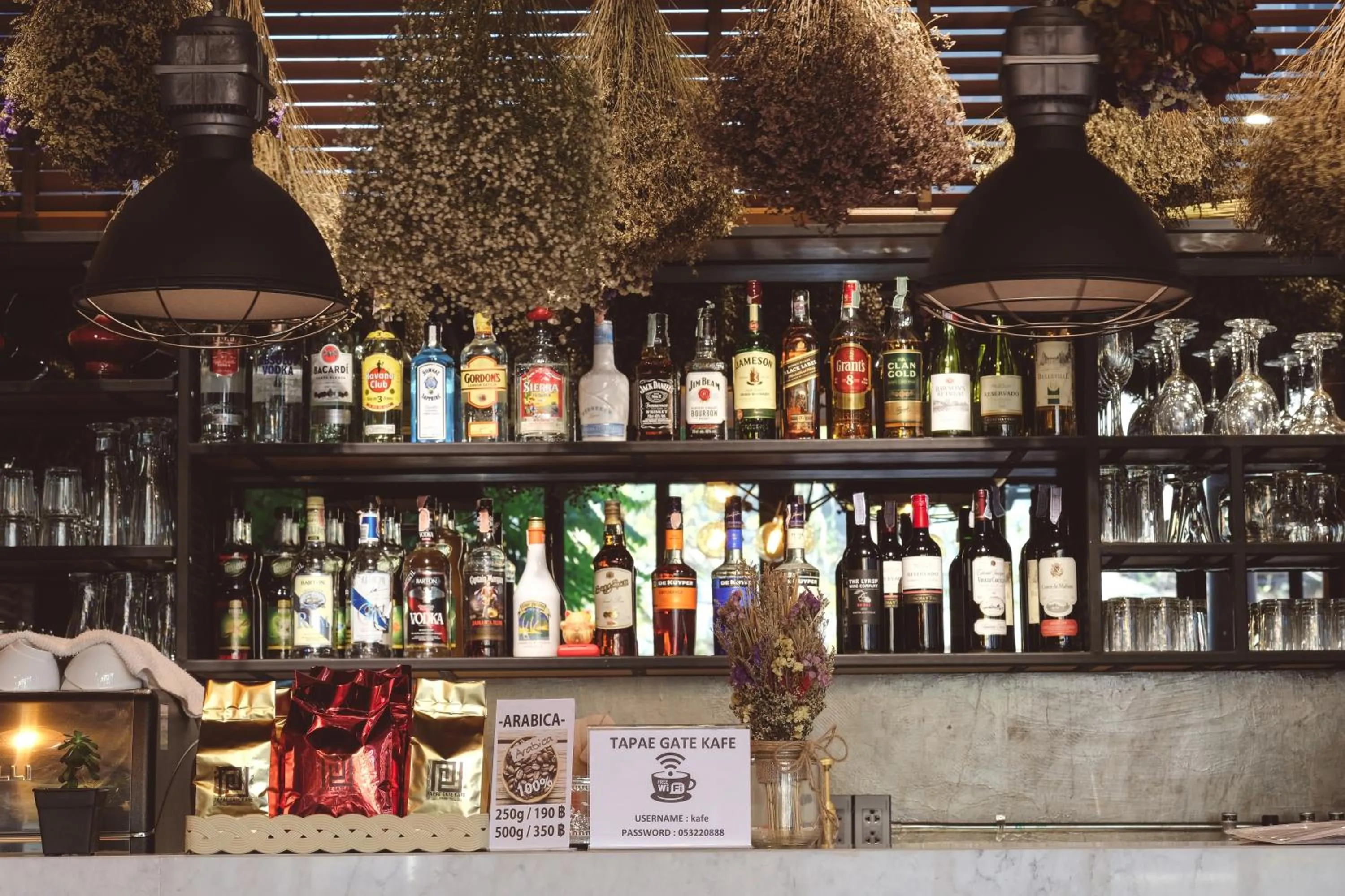 Lounge or bar in Tapae Gate Villa