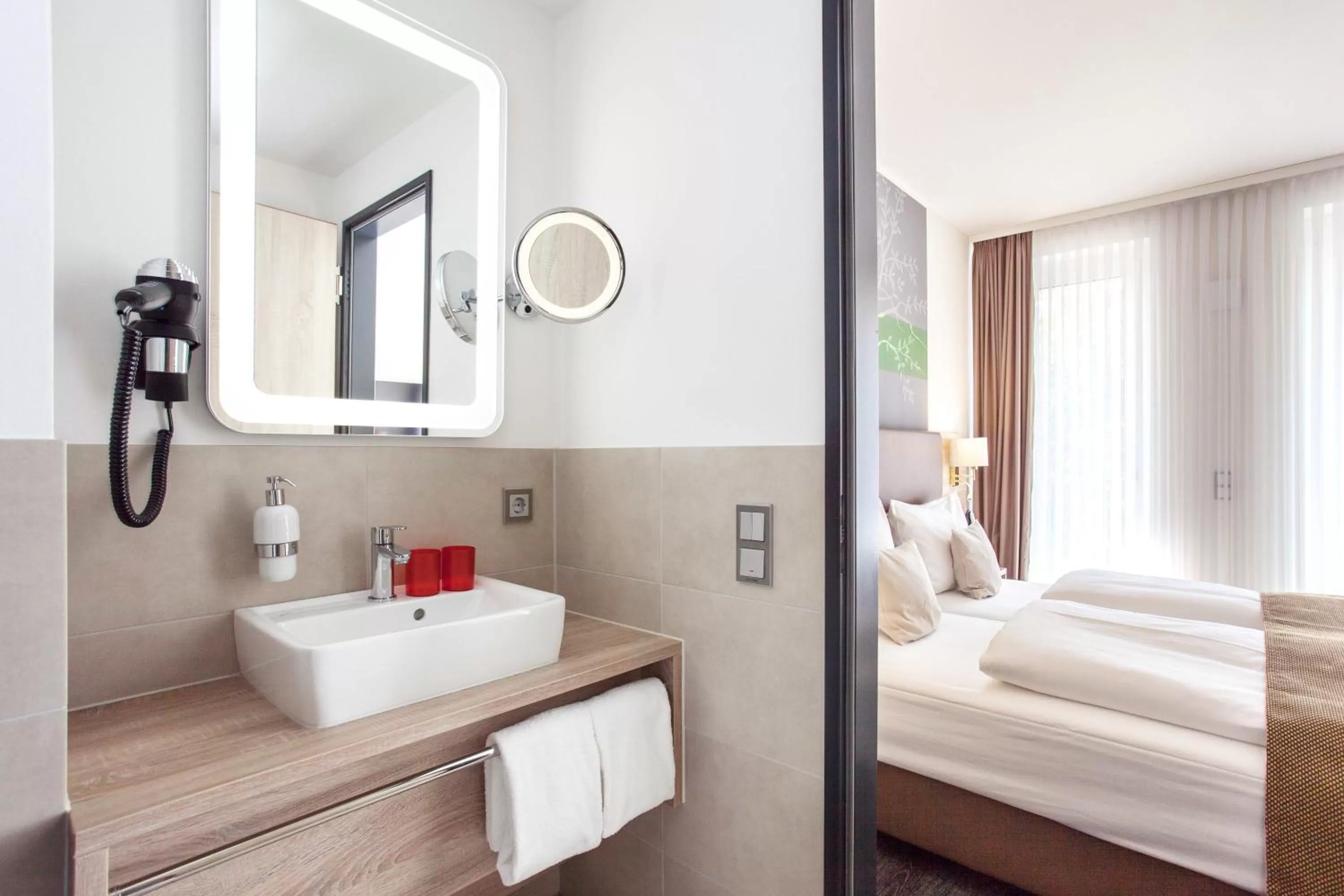 Bathroom, Bed in Stay! Hotel Boardinghouse