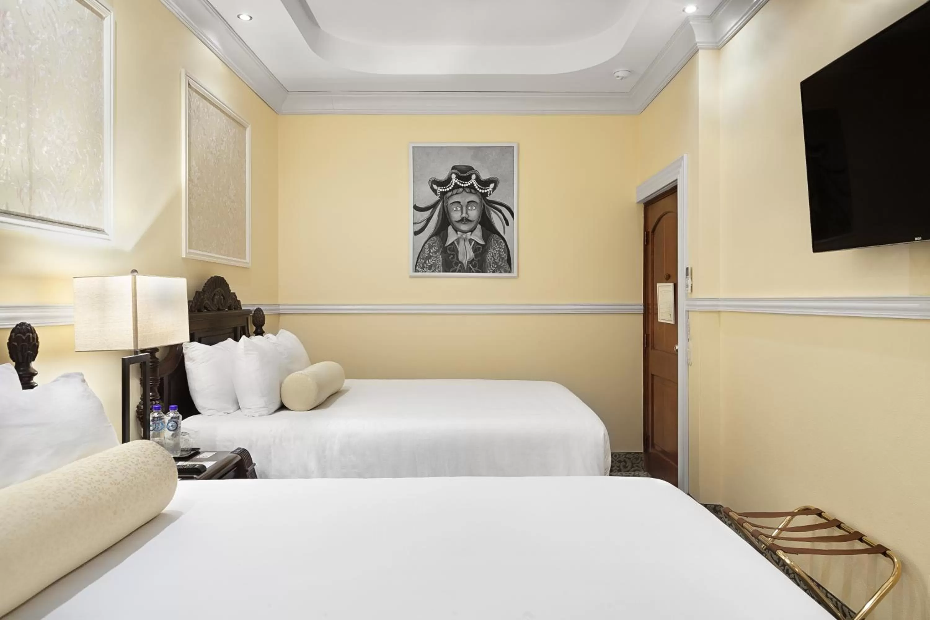 Photo of the whole room, Bed in Hotel la Perla Leon