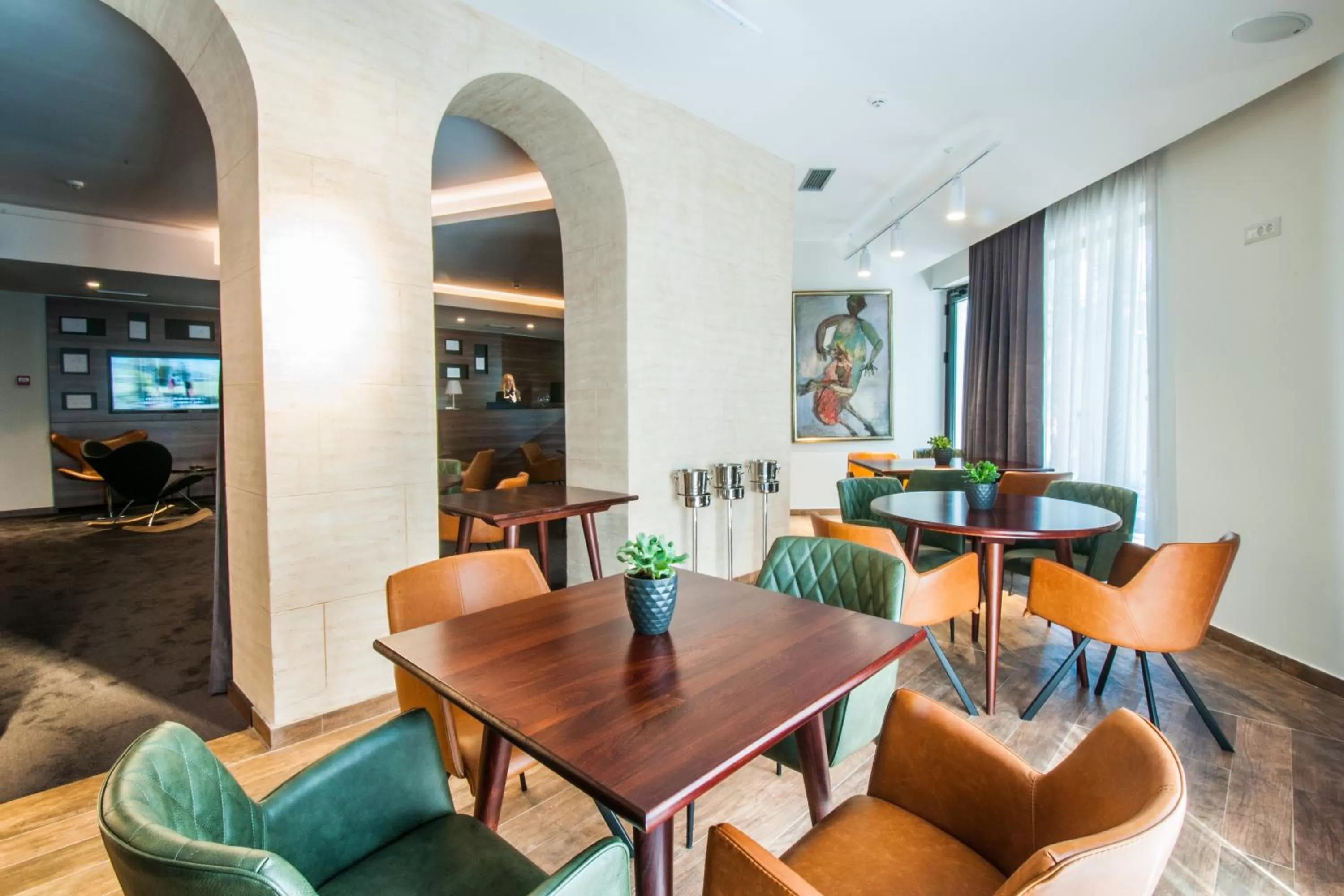 Restaurant/places to eat in Best Western Premier Natalija Residence