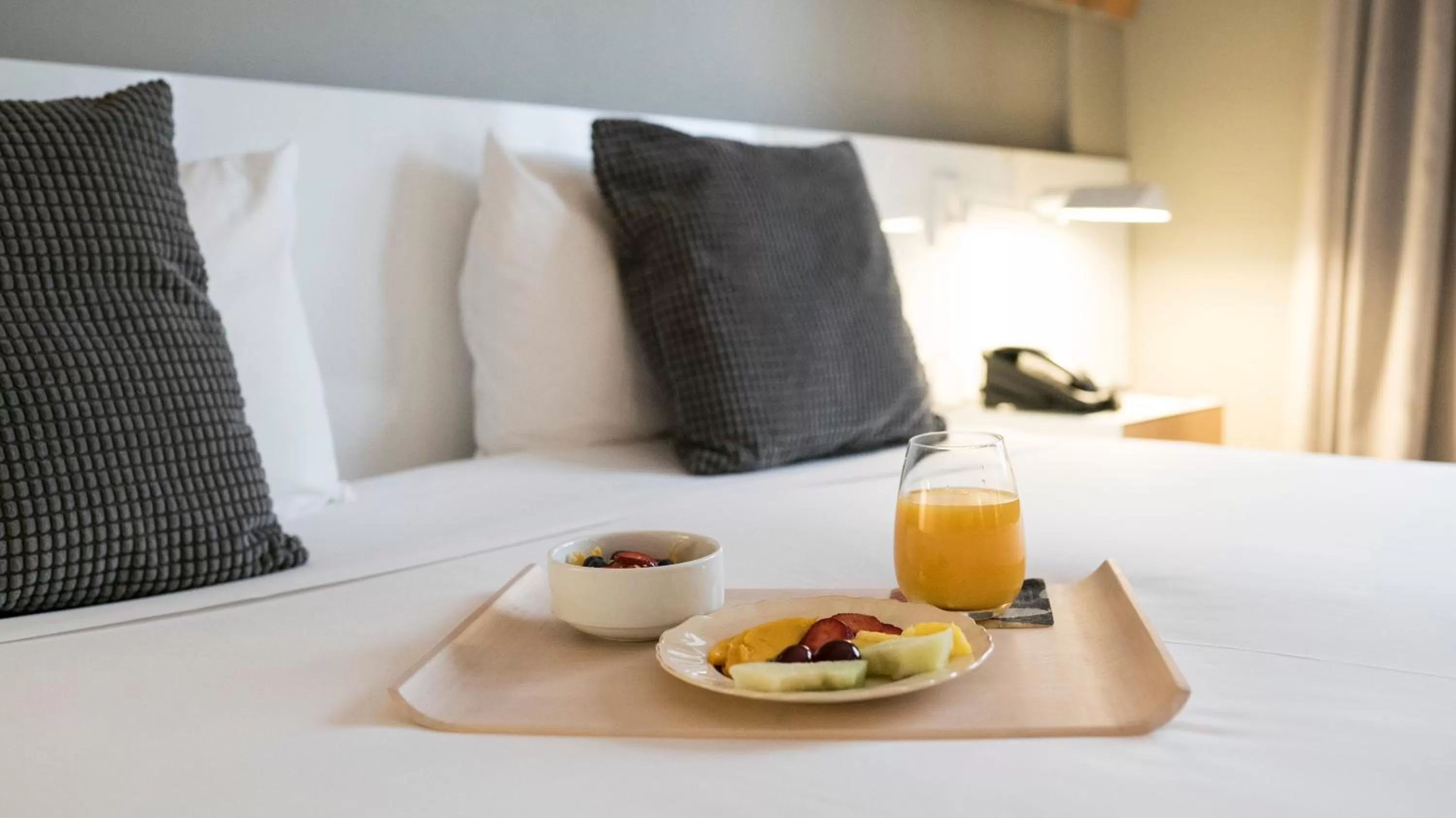 room service in Hotel Arenales