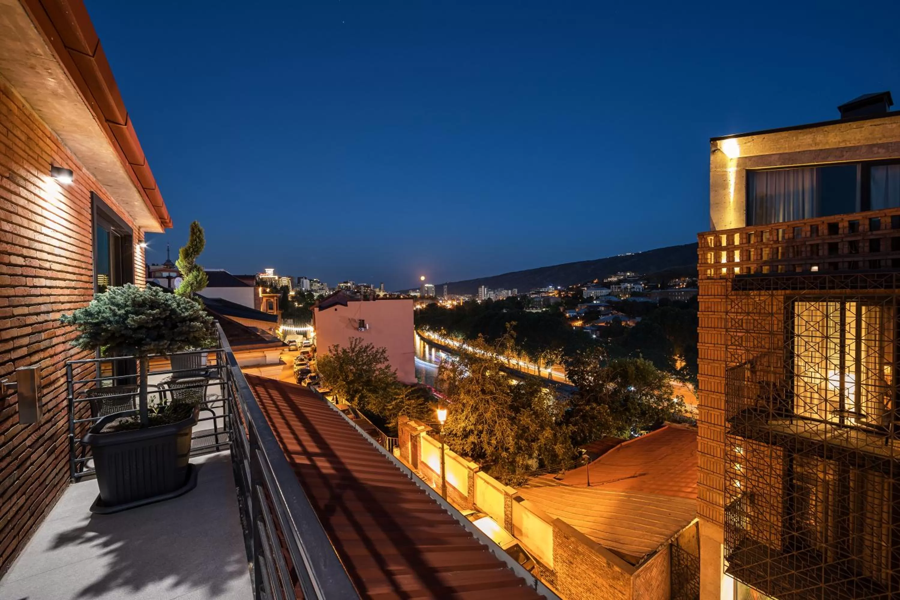View (from property/room), Balcony/Terrace in Mit Hotel Tbilisi