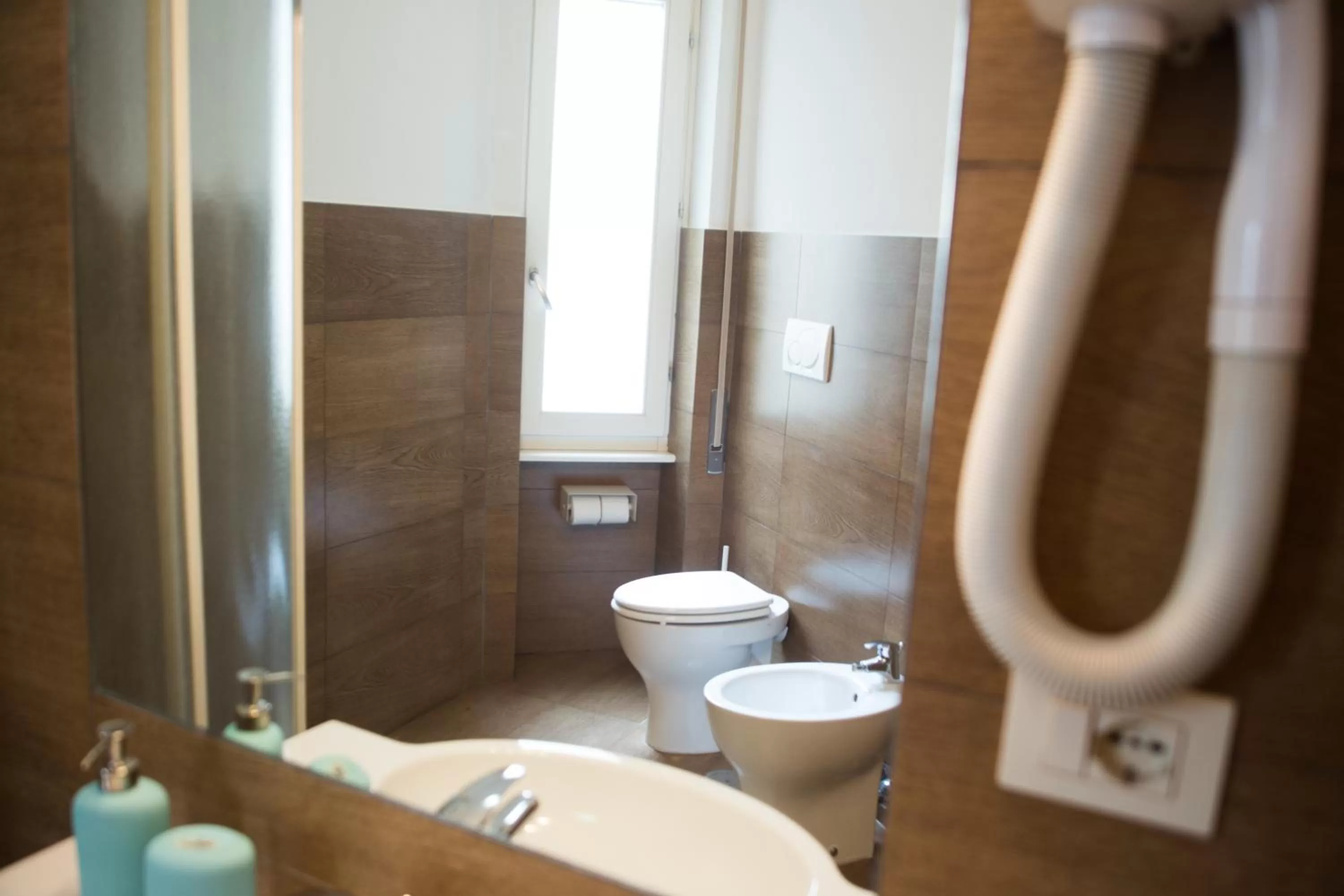 Shower in Anna Guest House