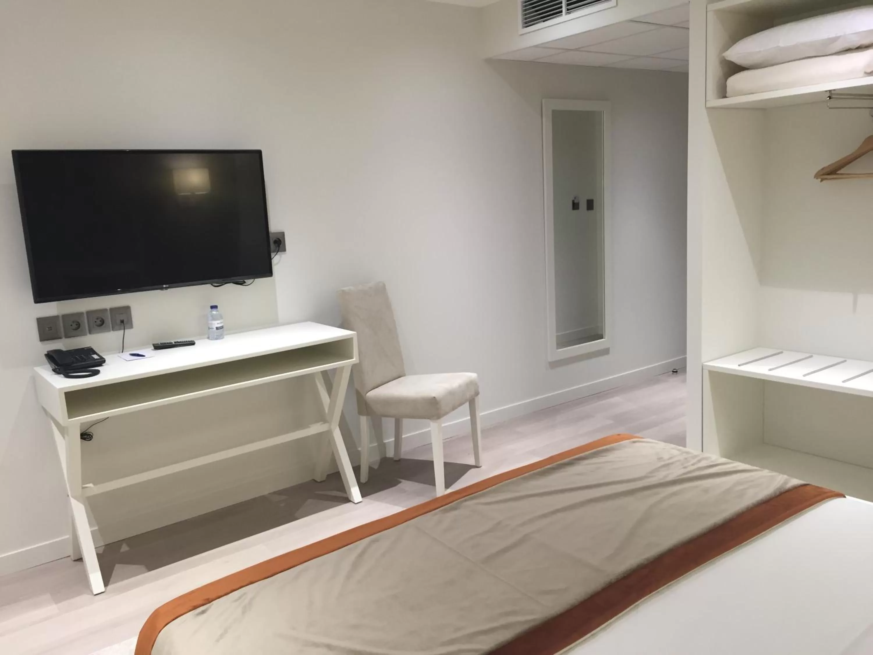 Bed in HOTEL LES 3 VALLÉES