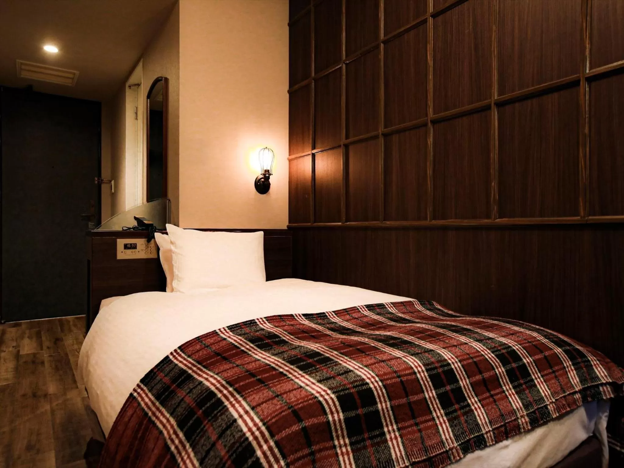 Photo of the whole room in THE STEEL HOUSE