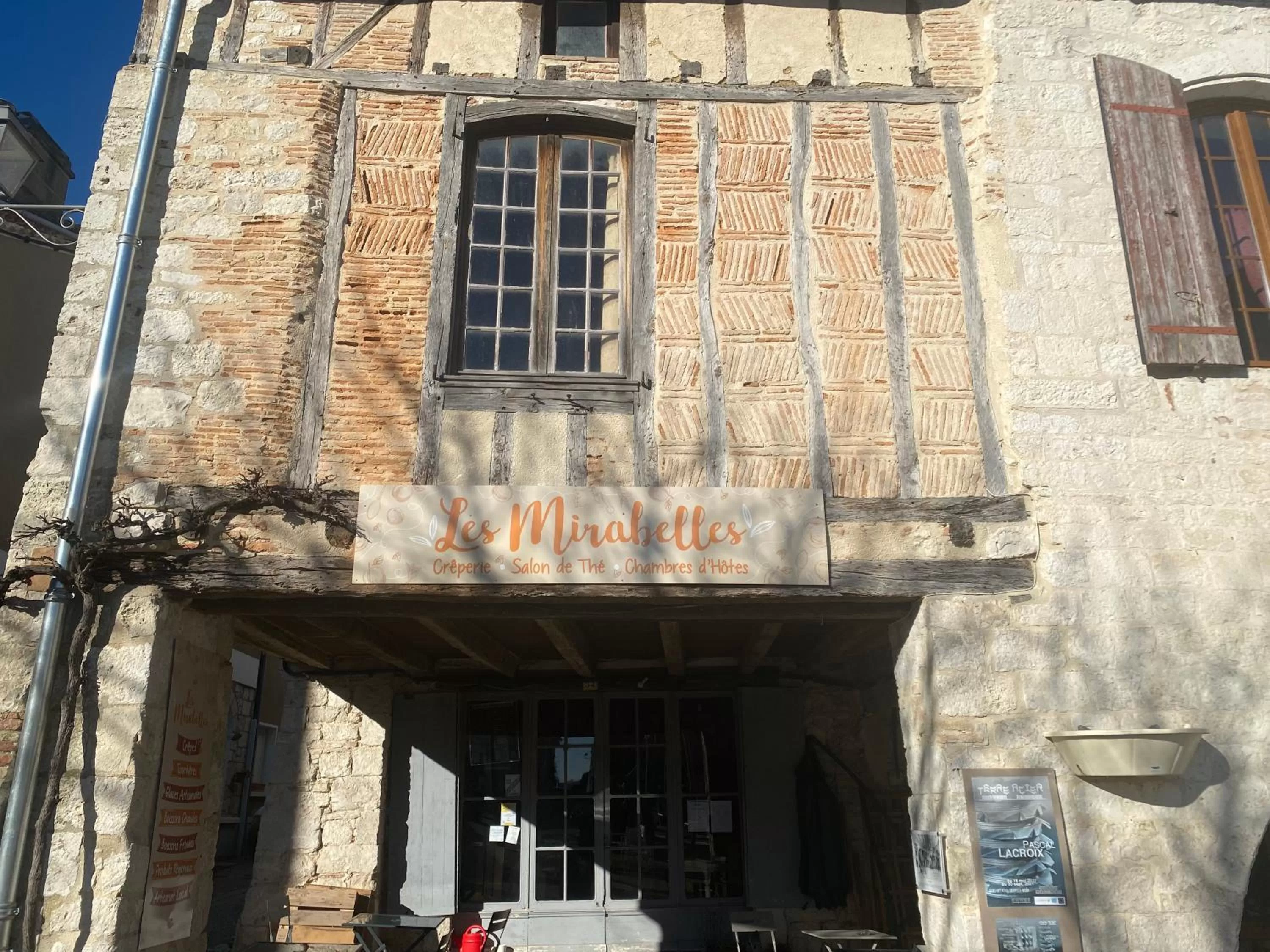 Property Building in Les Mirabelles