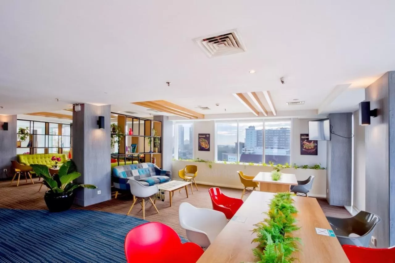 Lobby or reception in Deka Hotel Surabaya HR Muhammad