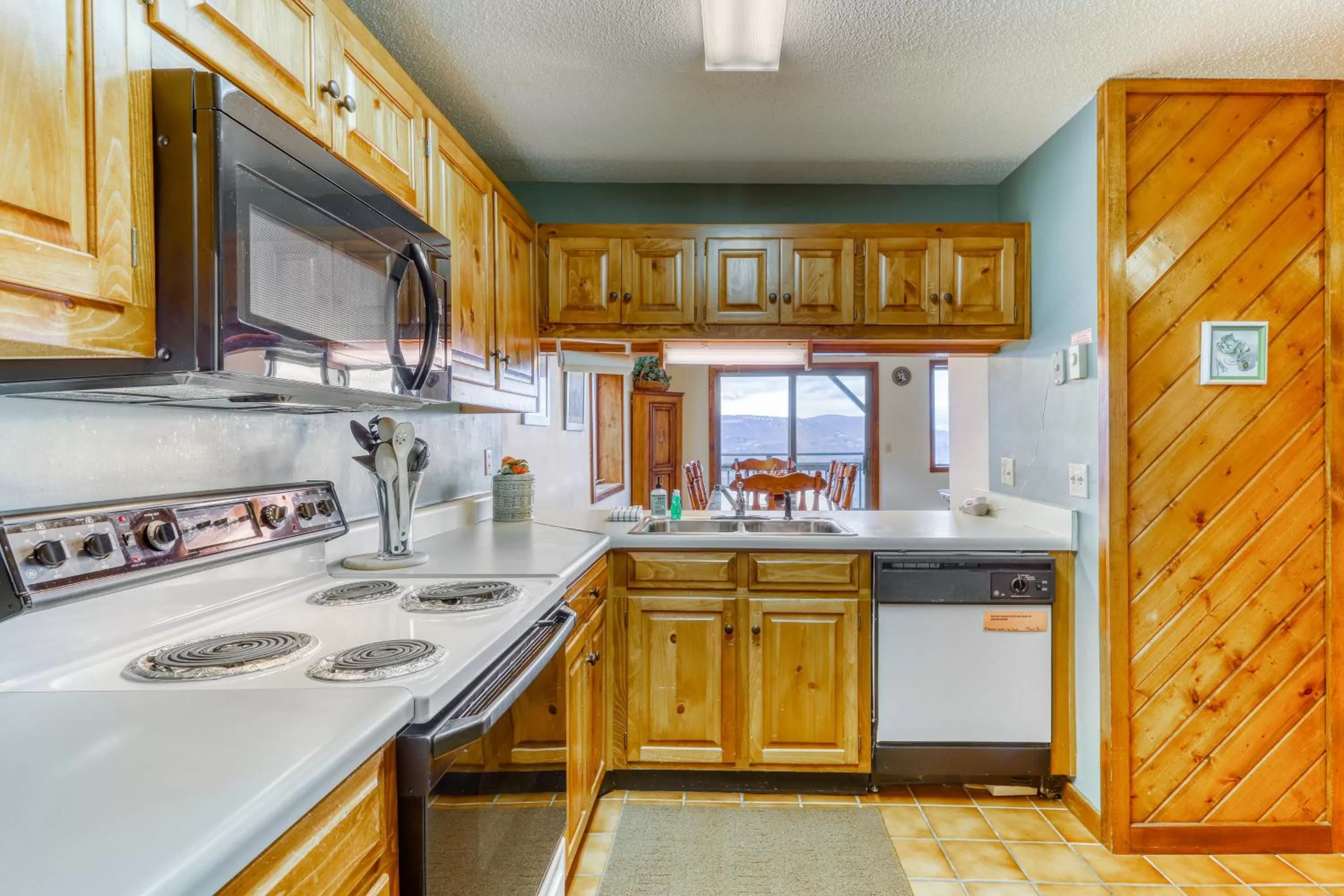 Kitchen/Kitchenette in Crest 200I