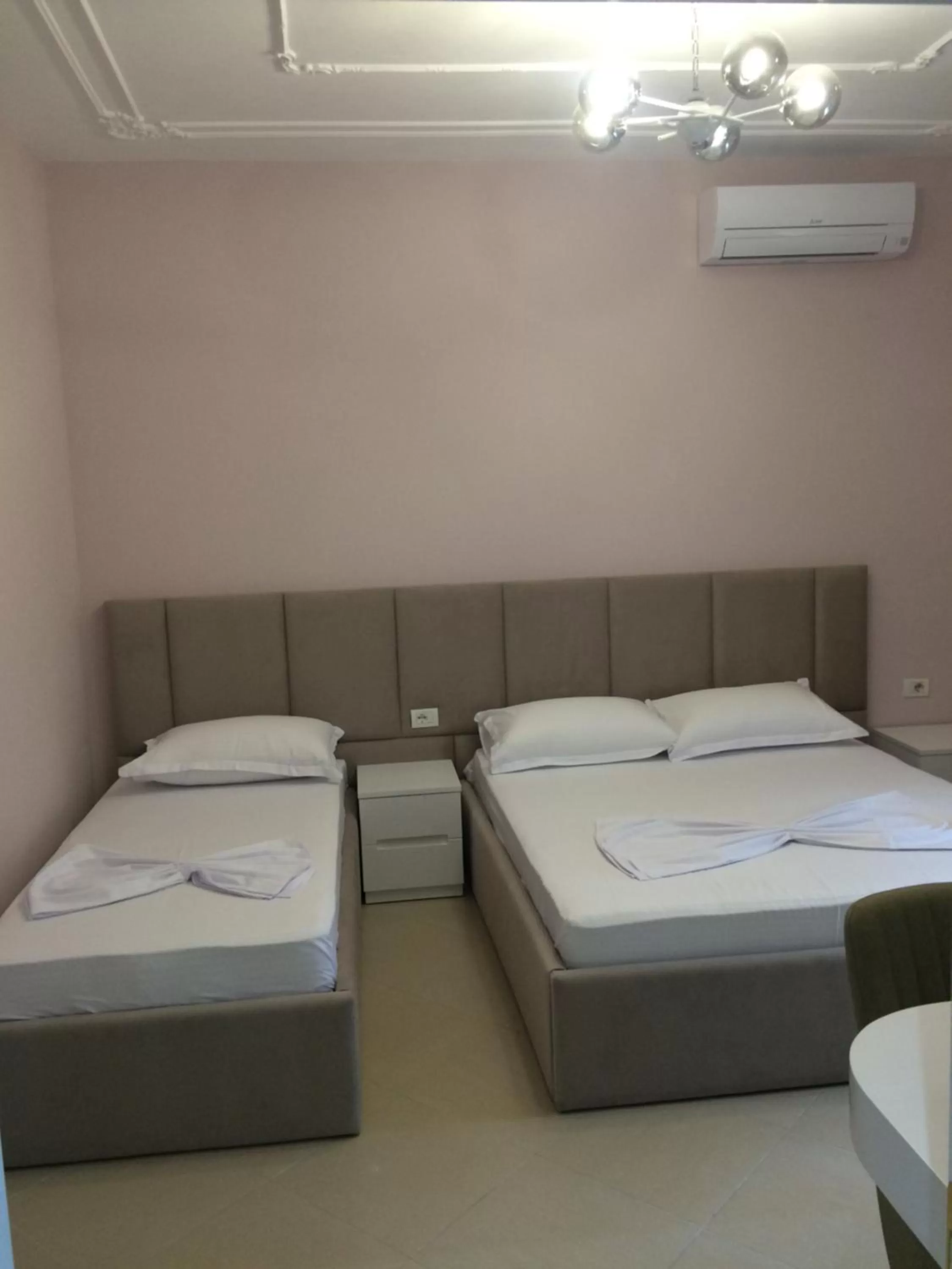 Double or Twin Room with Bathroom in MERKAJ HOTEL BERAT