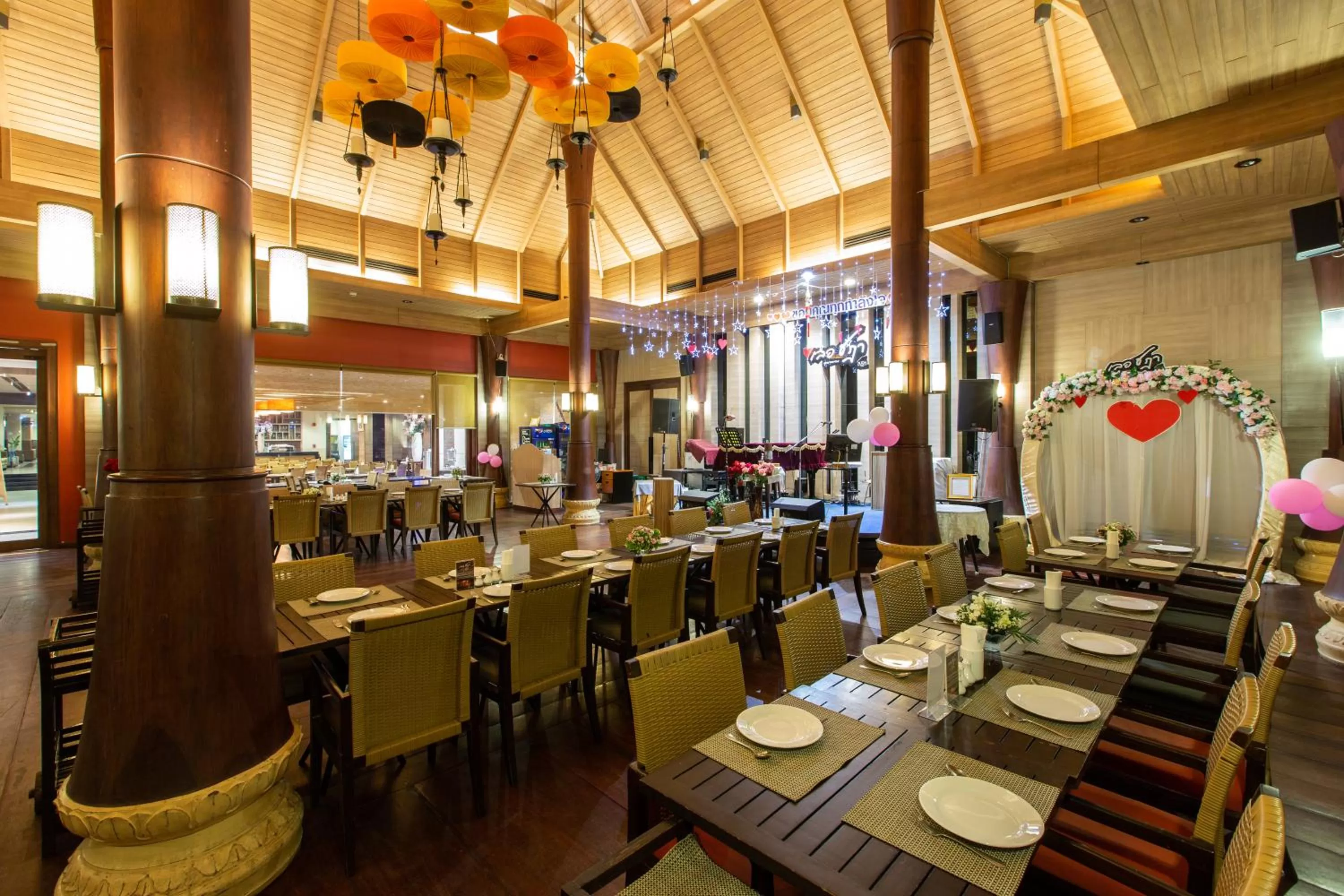 Restaurant/places to eat in Mida Hotel Don Mueang Airport