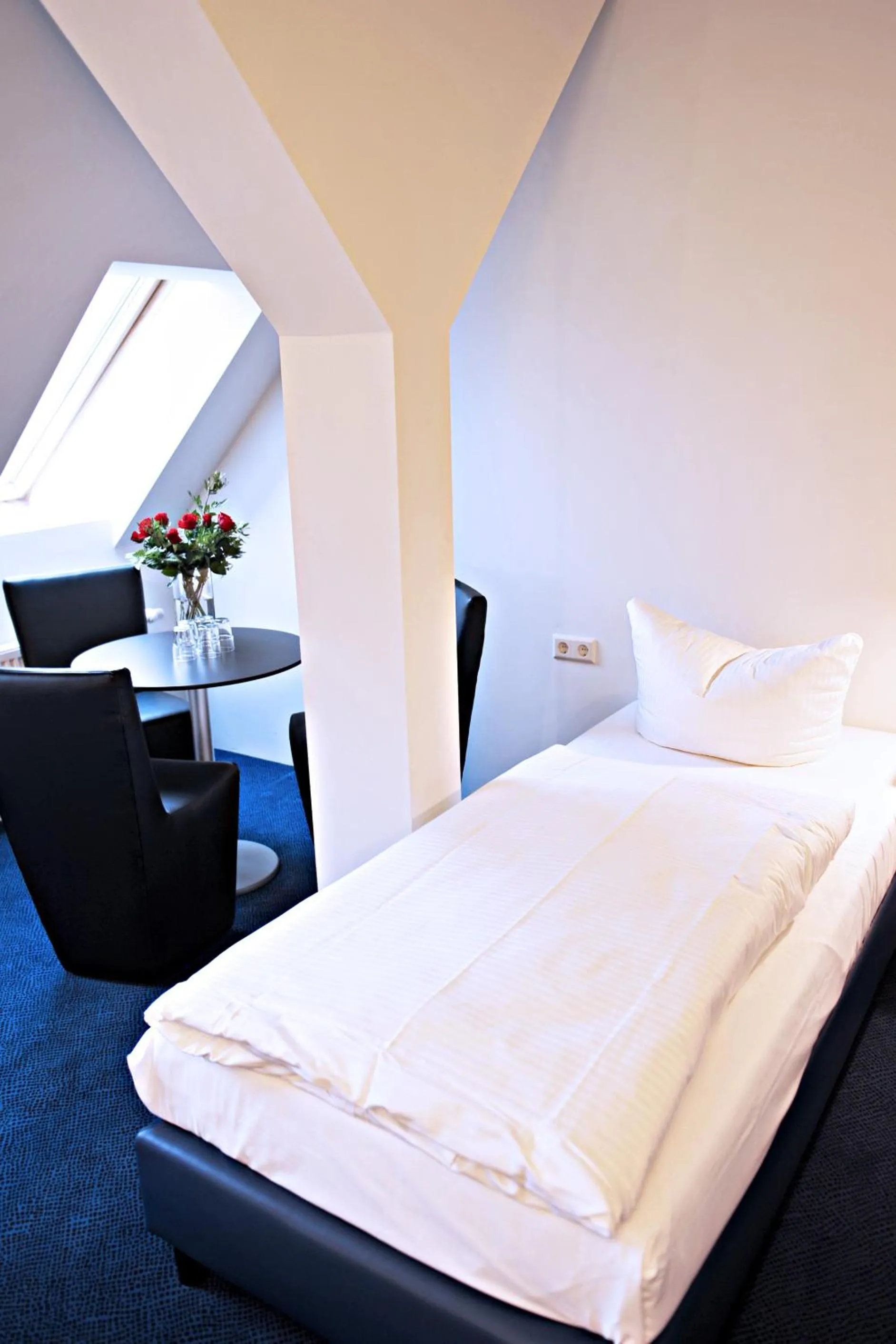 Photo of the whole room, Bed in Hotel Transit Loft