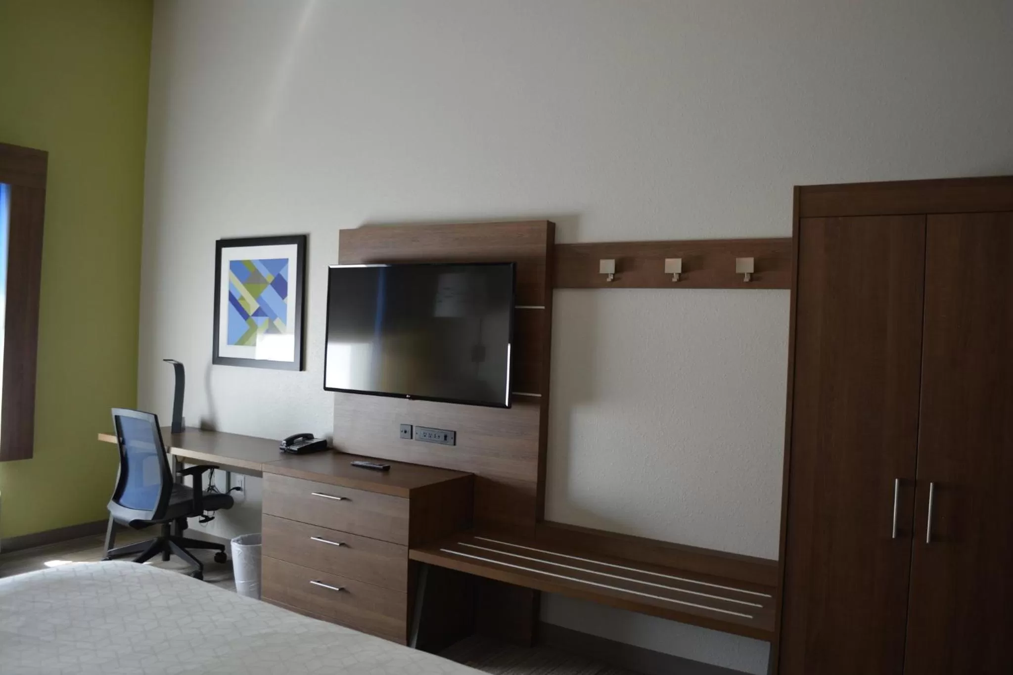 Photo of the whole room, Bed in Holiday Inn Express & Suites - Liberal by IHG