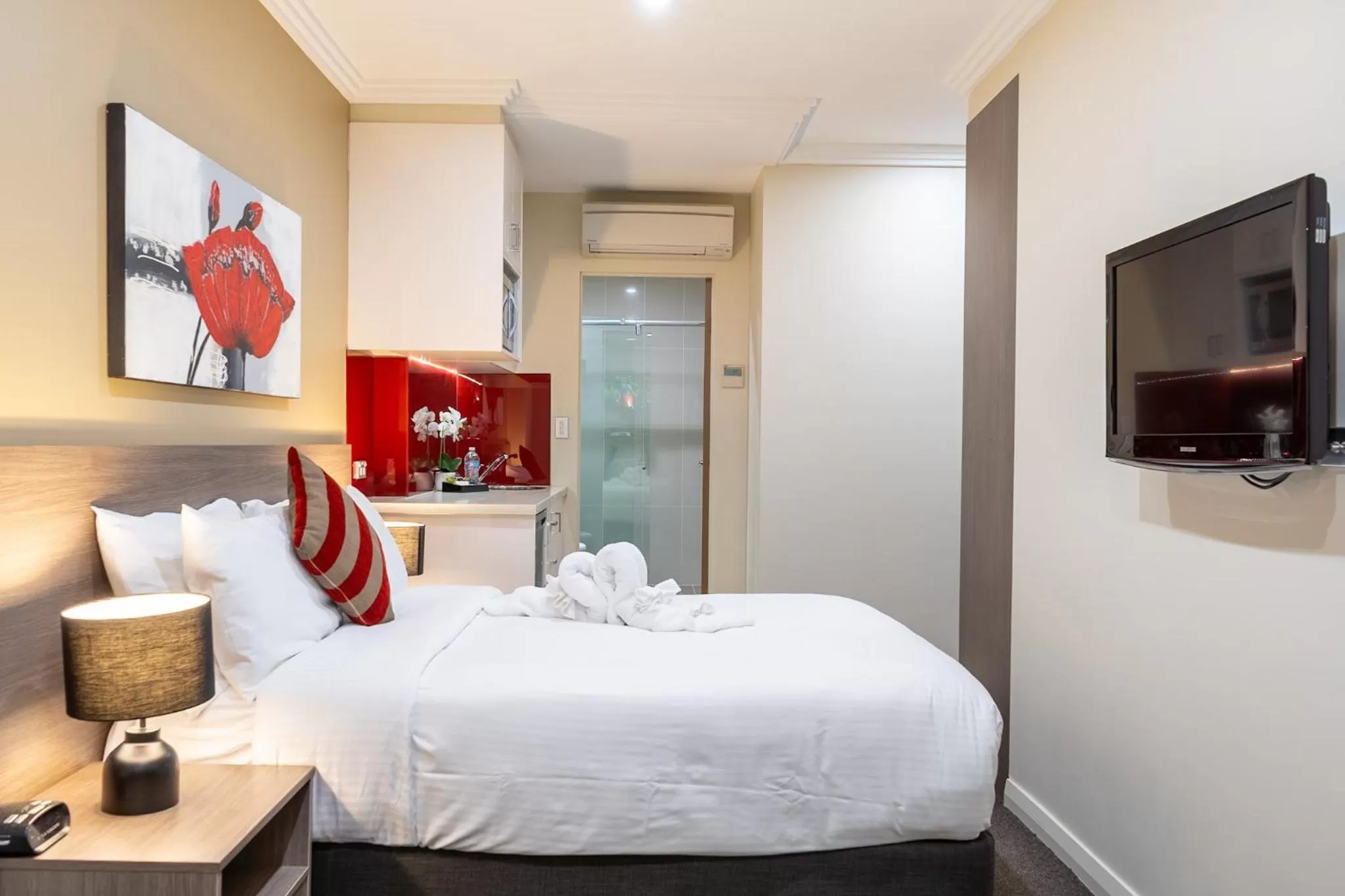 Bedroom, Bed in Best Western Plus Camperdown Suites