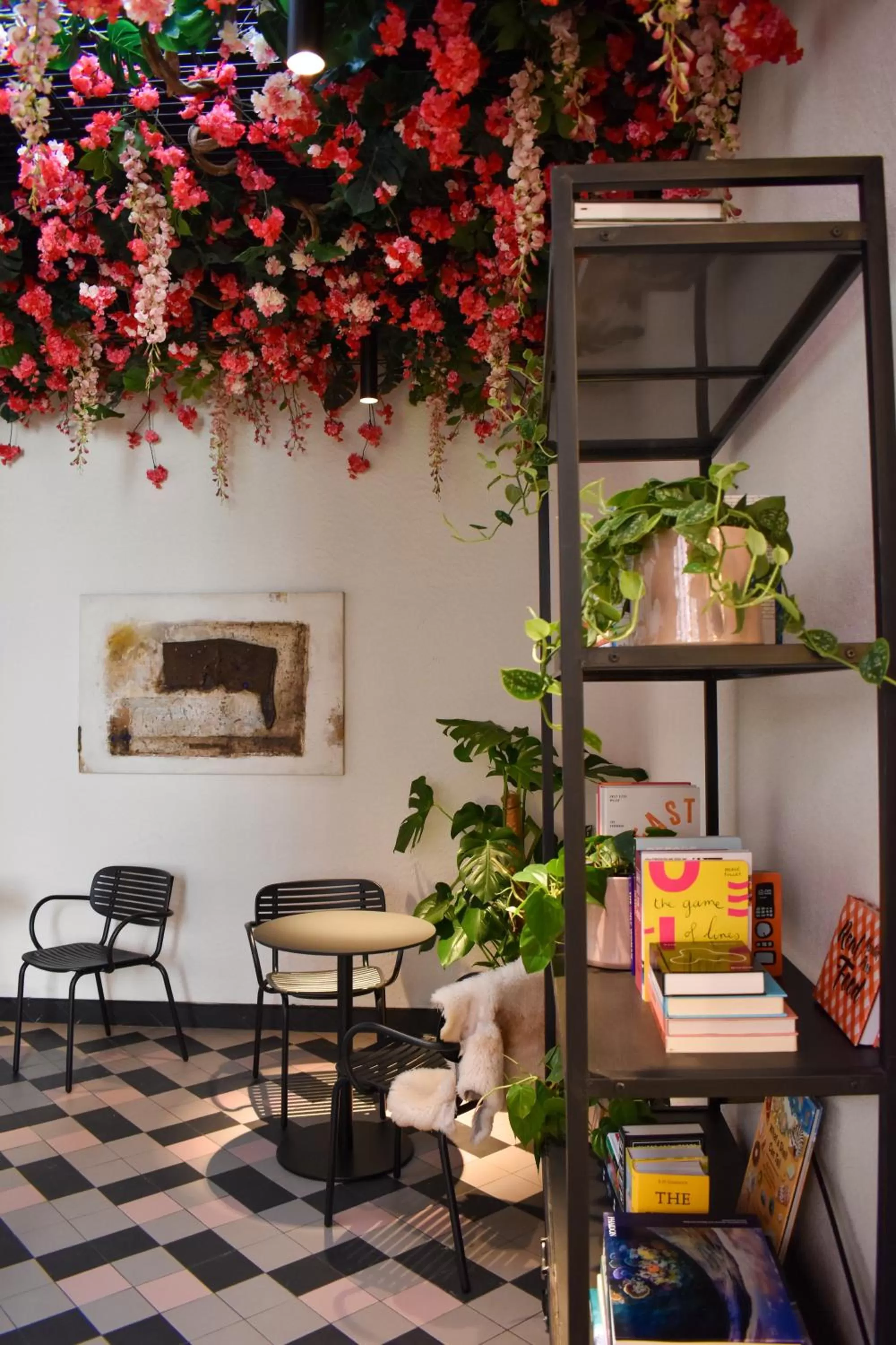 Library in Rosa Hotel