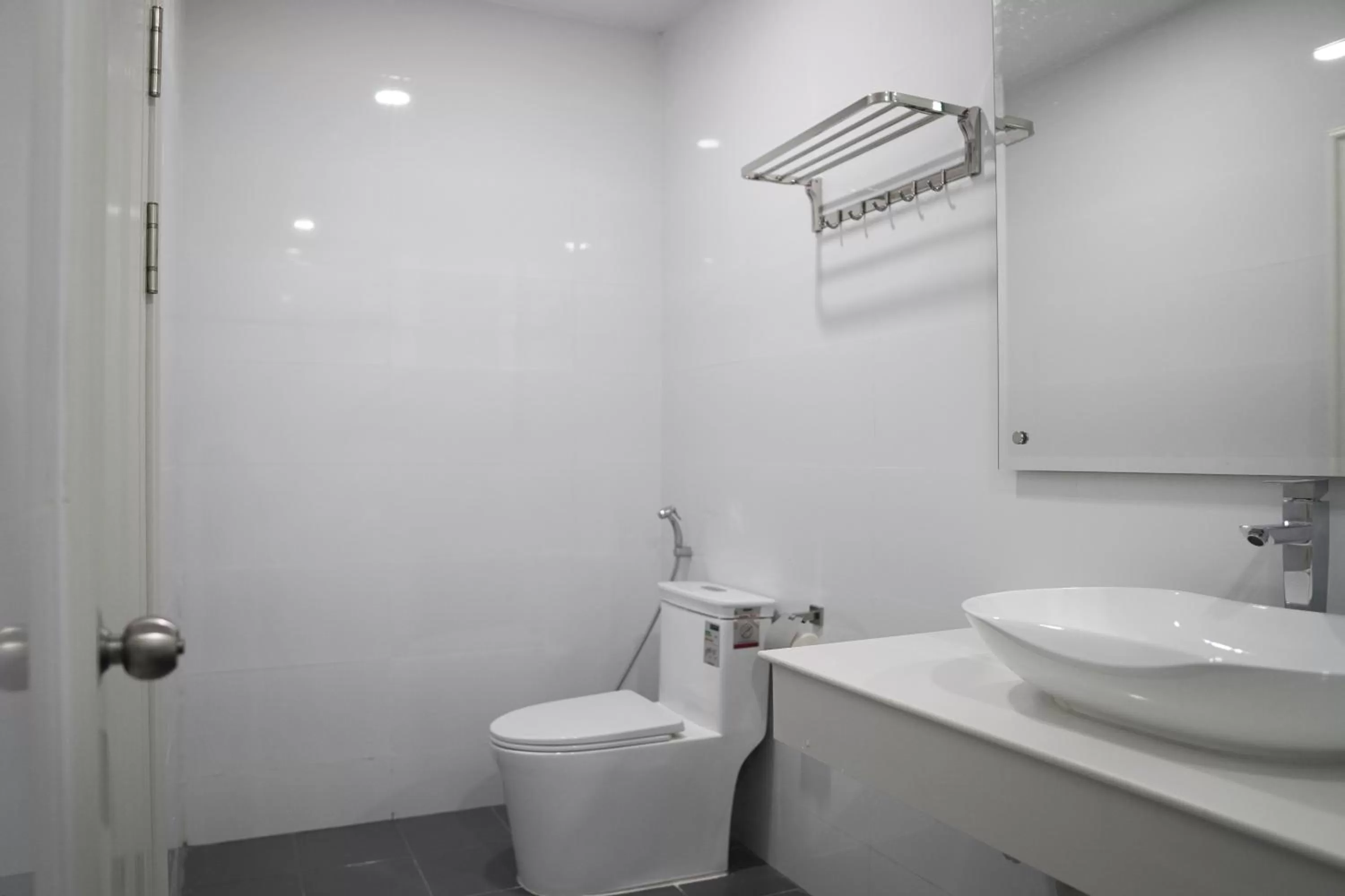 Bathroom in Apple Hotel Three - Phnom Penh