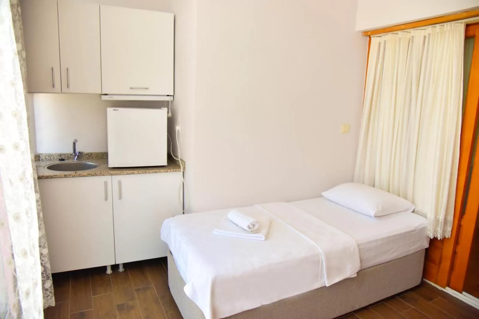 Kitchen or kitchenette, Bed in Balim Sultany