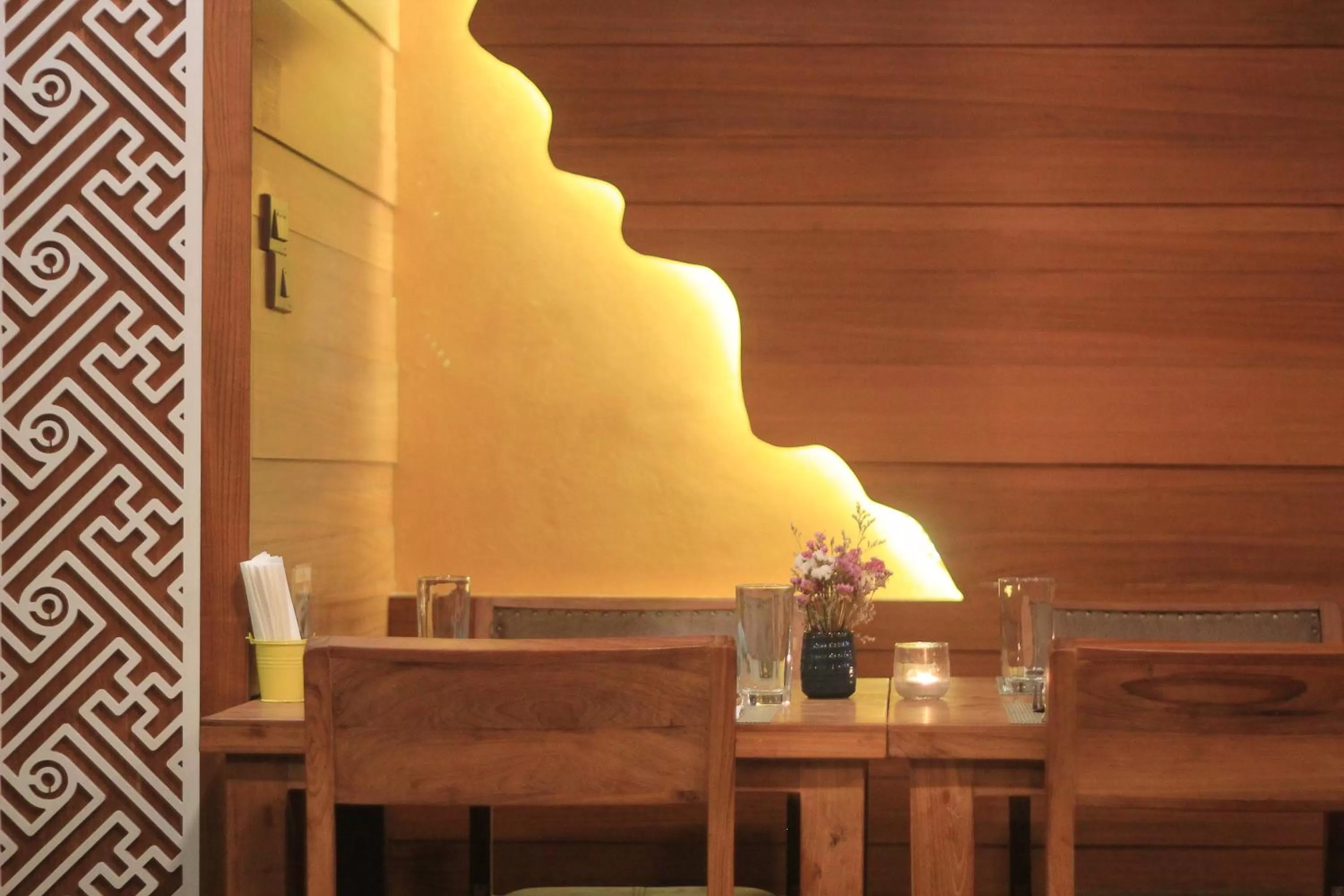 Restaurant/places to eat in Cmor by Recall Hotels SHA Extra Plus