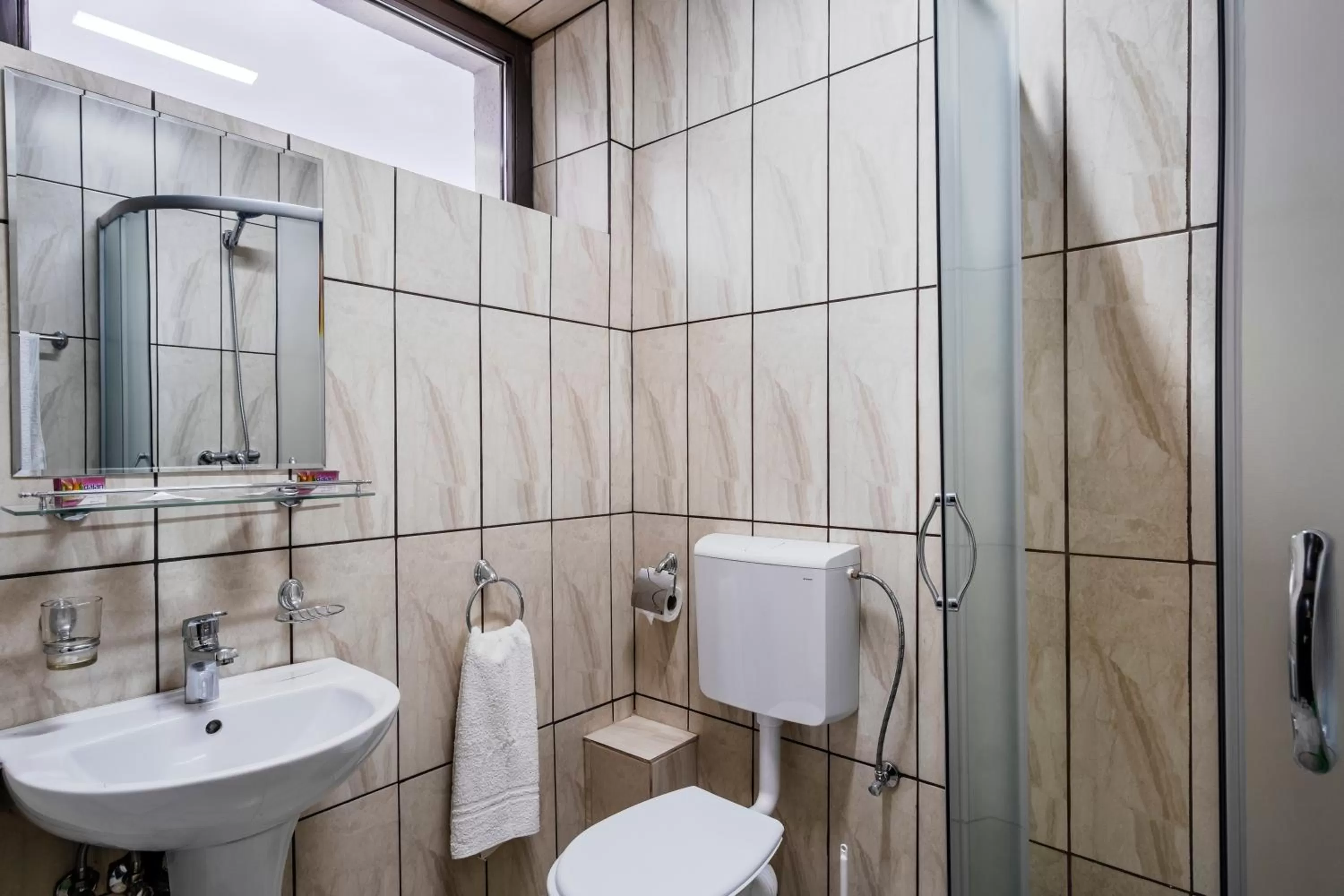 Bathroom in Hotel Carpati