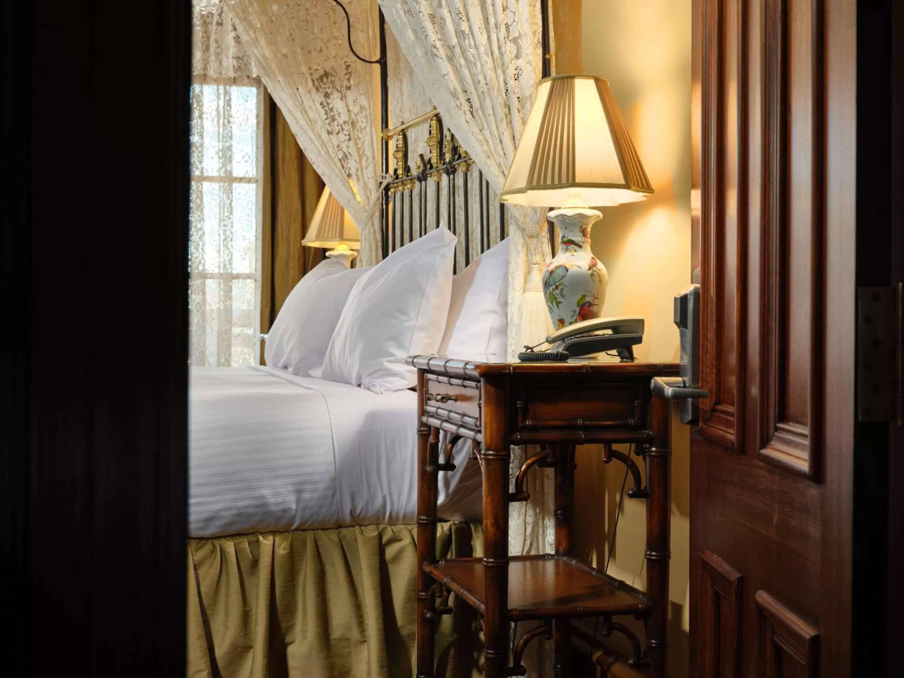 Bed in Craig's Royal Hotel