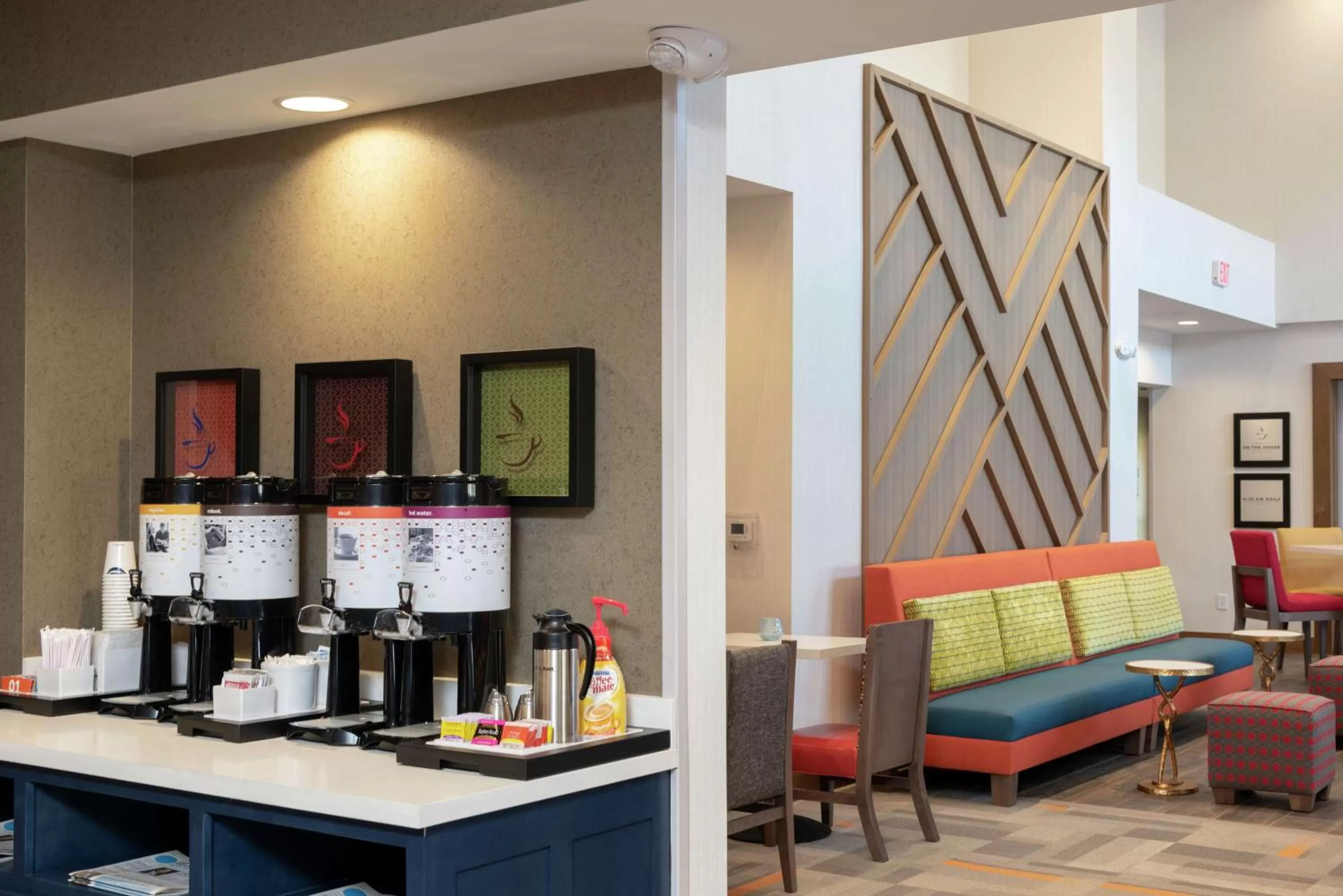 Dining area in Hampton Inn & Suites Xenia Dayton