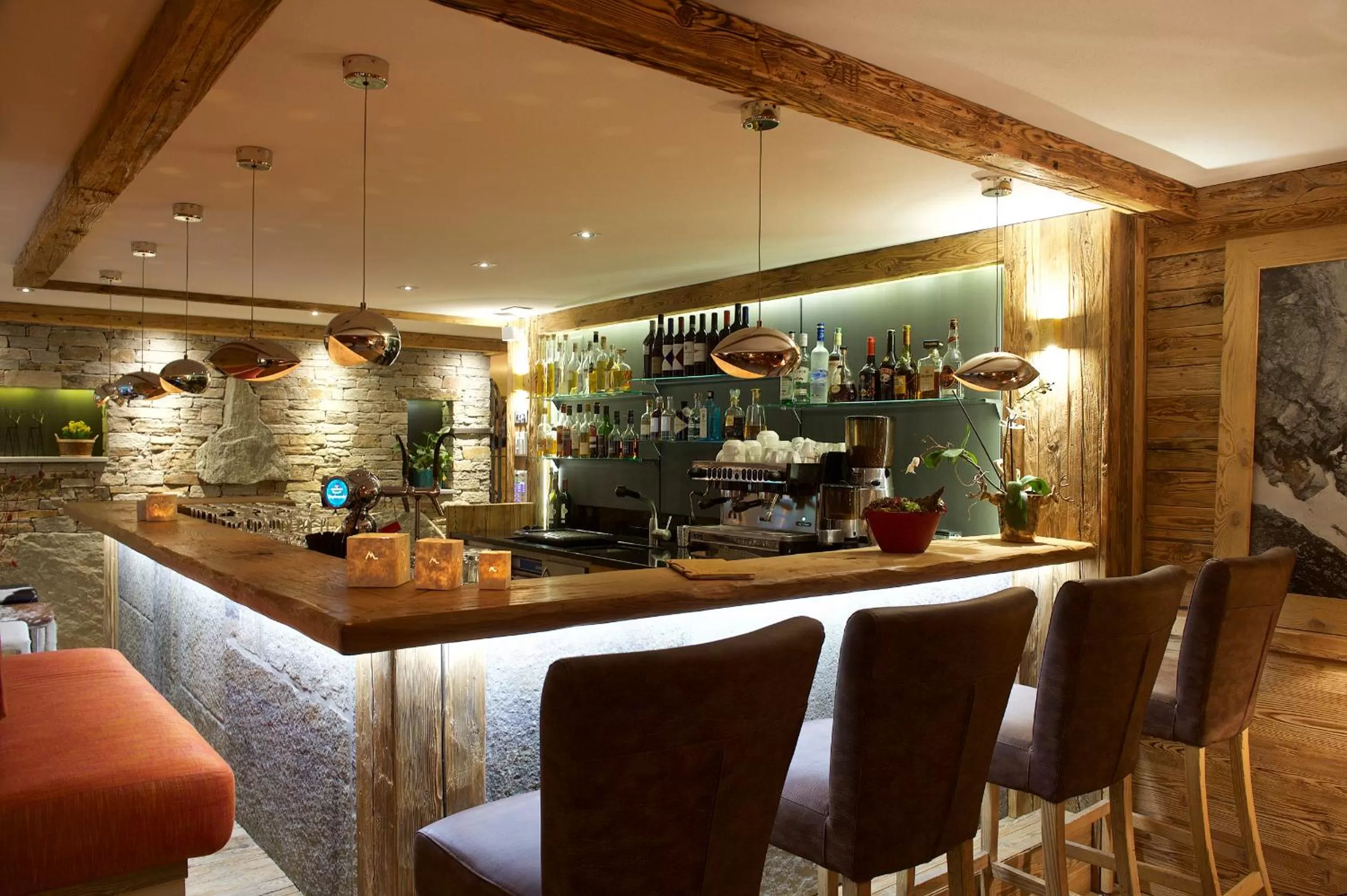 Lounge or bar in Matterhorn Lodge Boutique Hotel & Apartments
