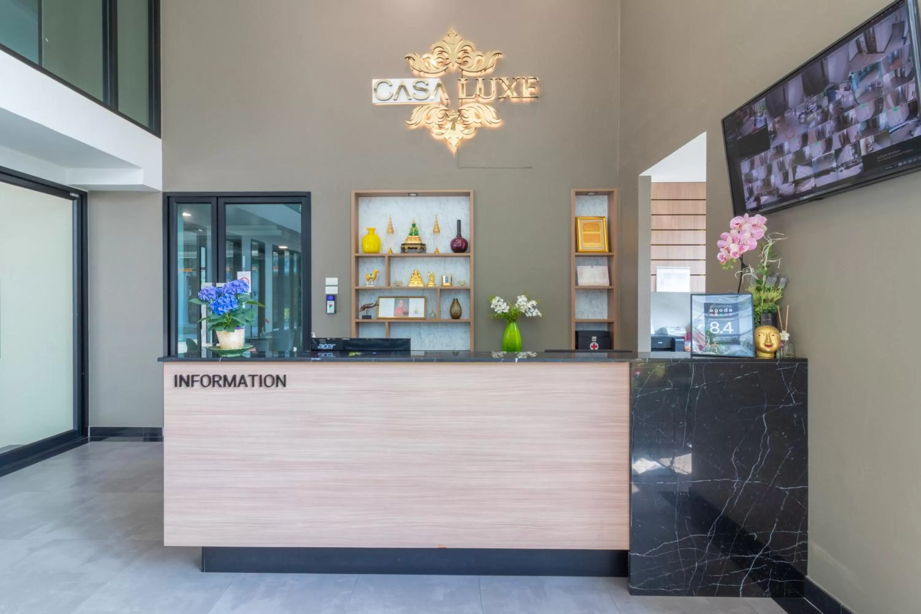 Lobby or reception in Casa Luxe Hotel and Resident