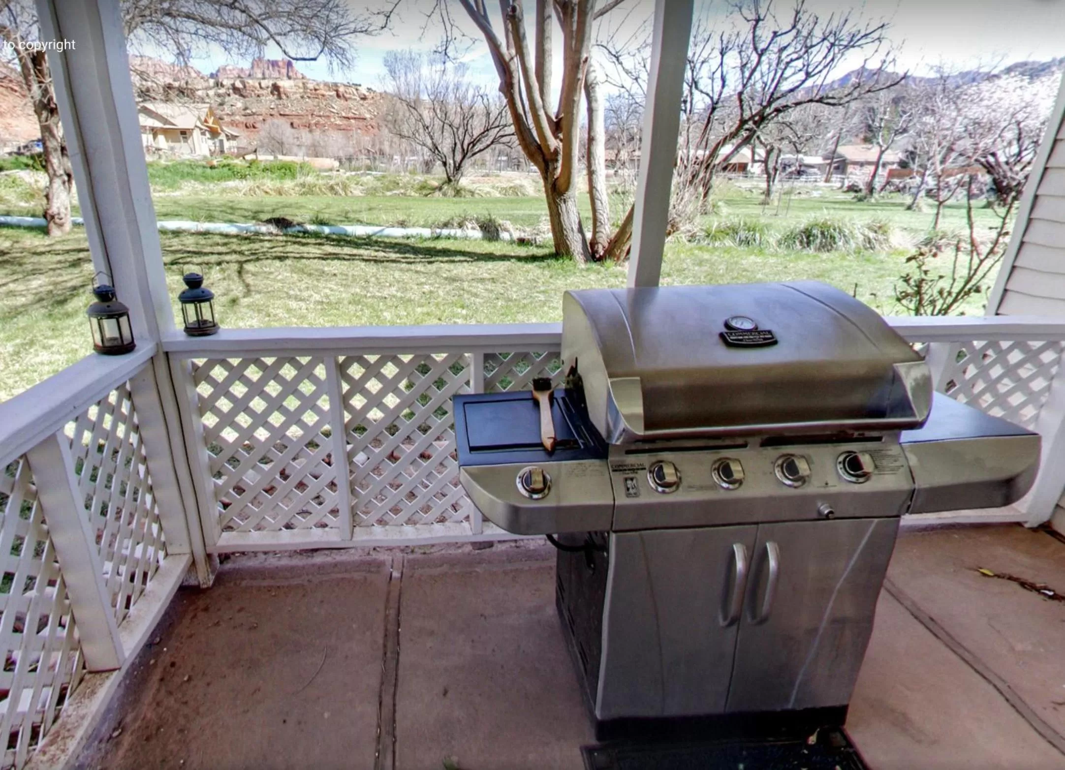 Patio in 2 Cranes Inn - Zion