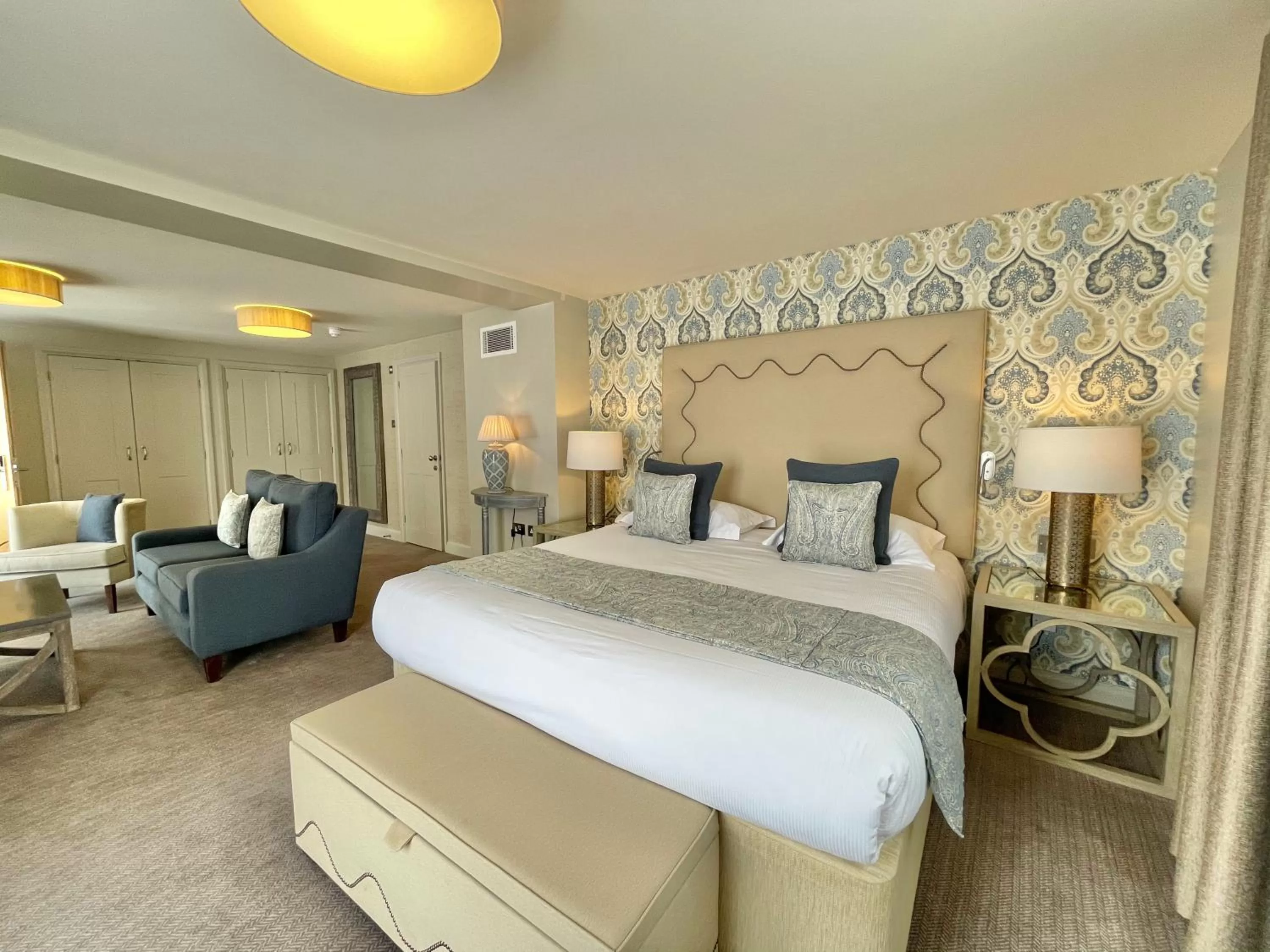 Bed in Park Farm Hotel