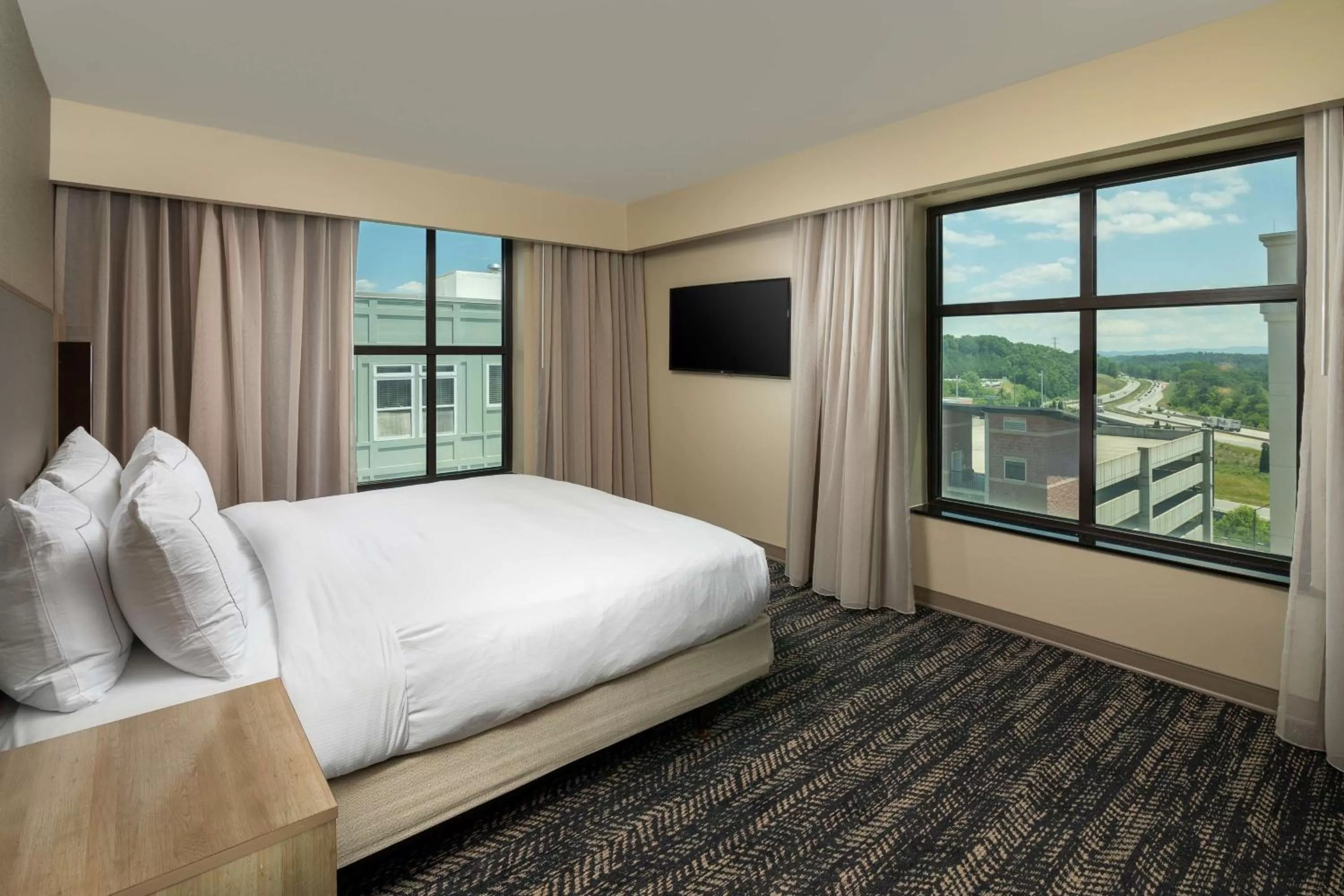 Bedroom, Bed in Hilton Asheville Biltmore Park