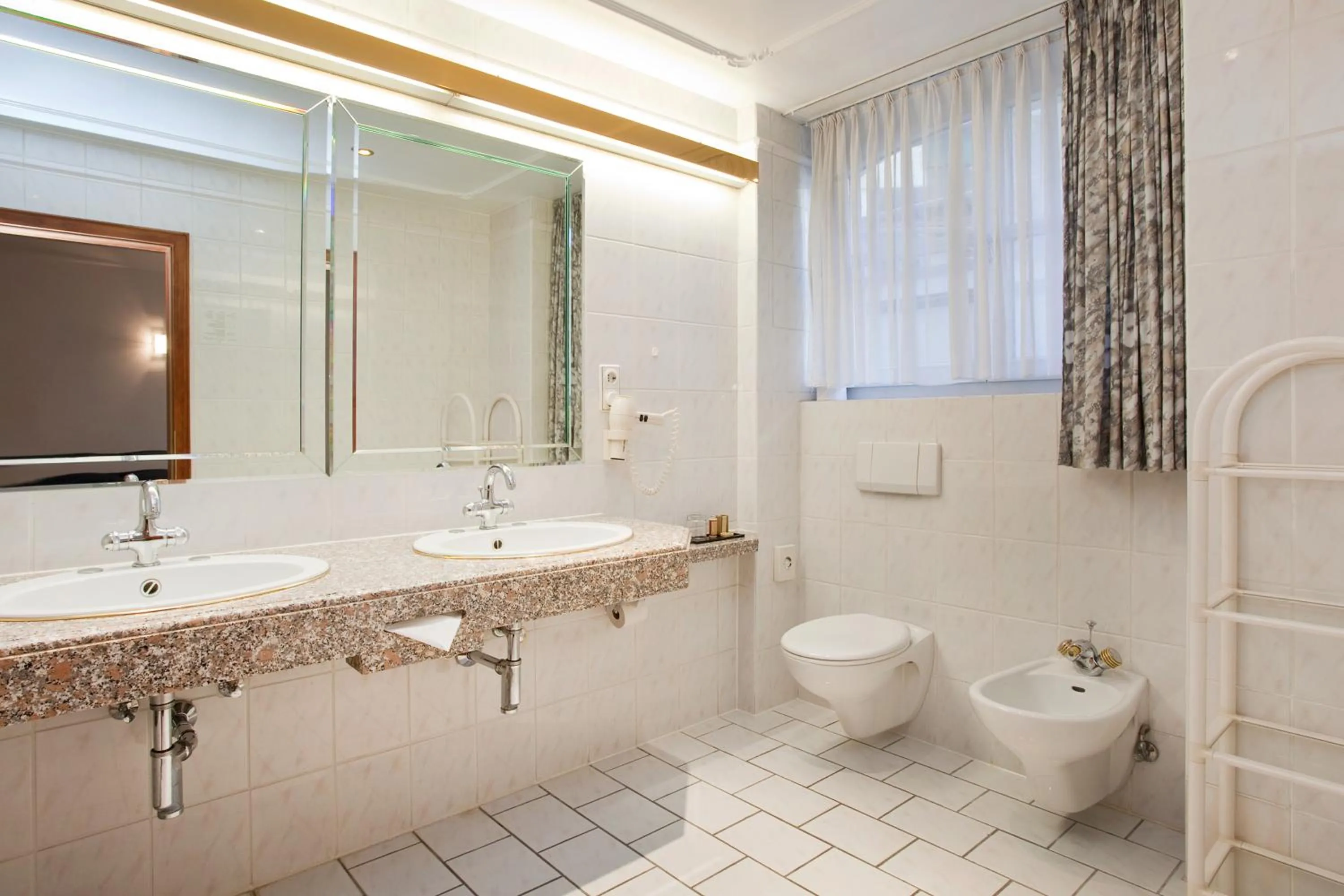 Bathroom in Gildors Hotel Atmosphère