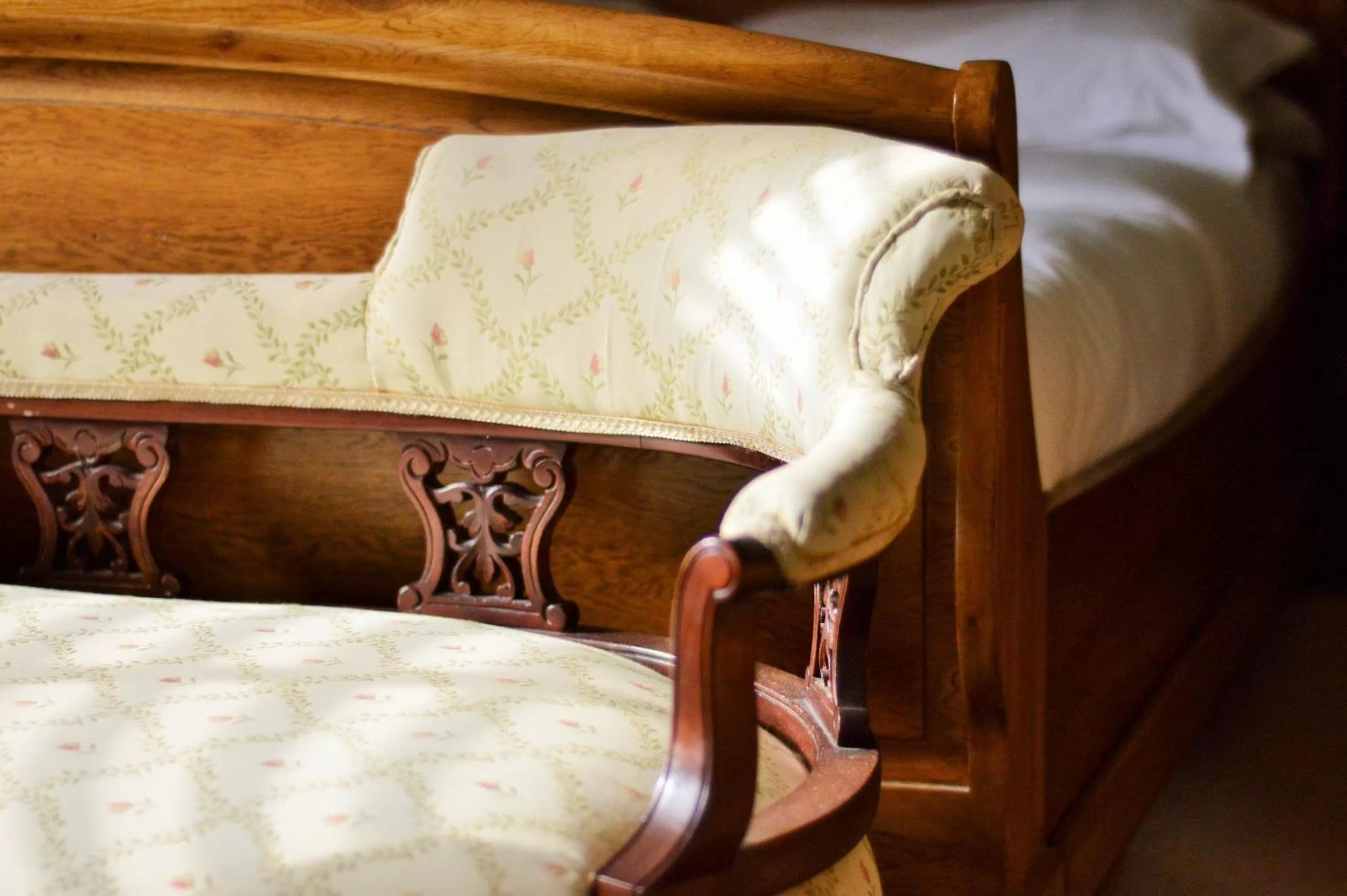 Bed in The King Alfred Pub