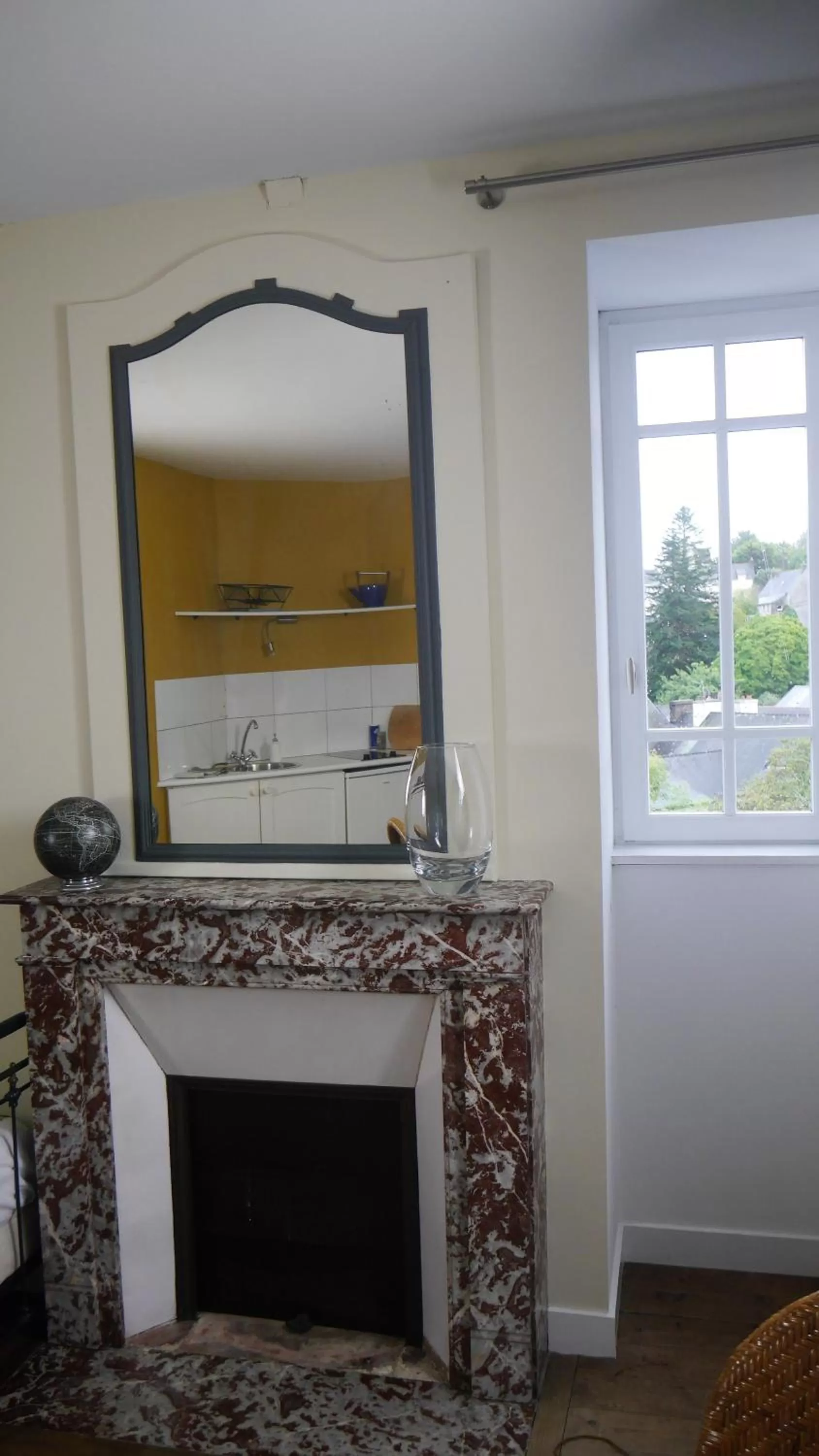 flat iron, Kitchen/Kitchenette in Maison Castel Braz