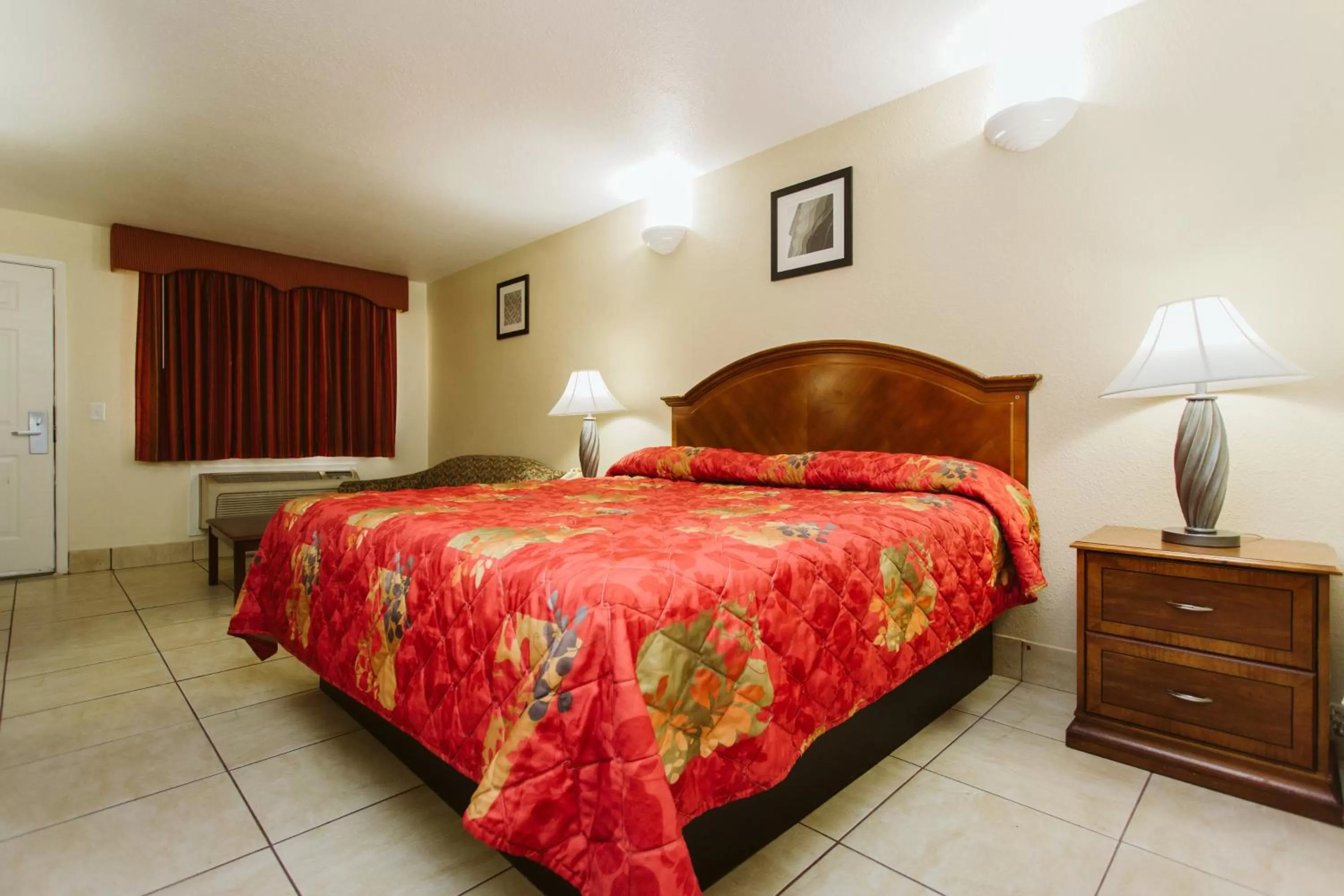 Guests, Bed in Space City Inn